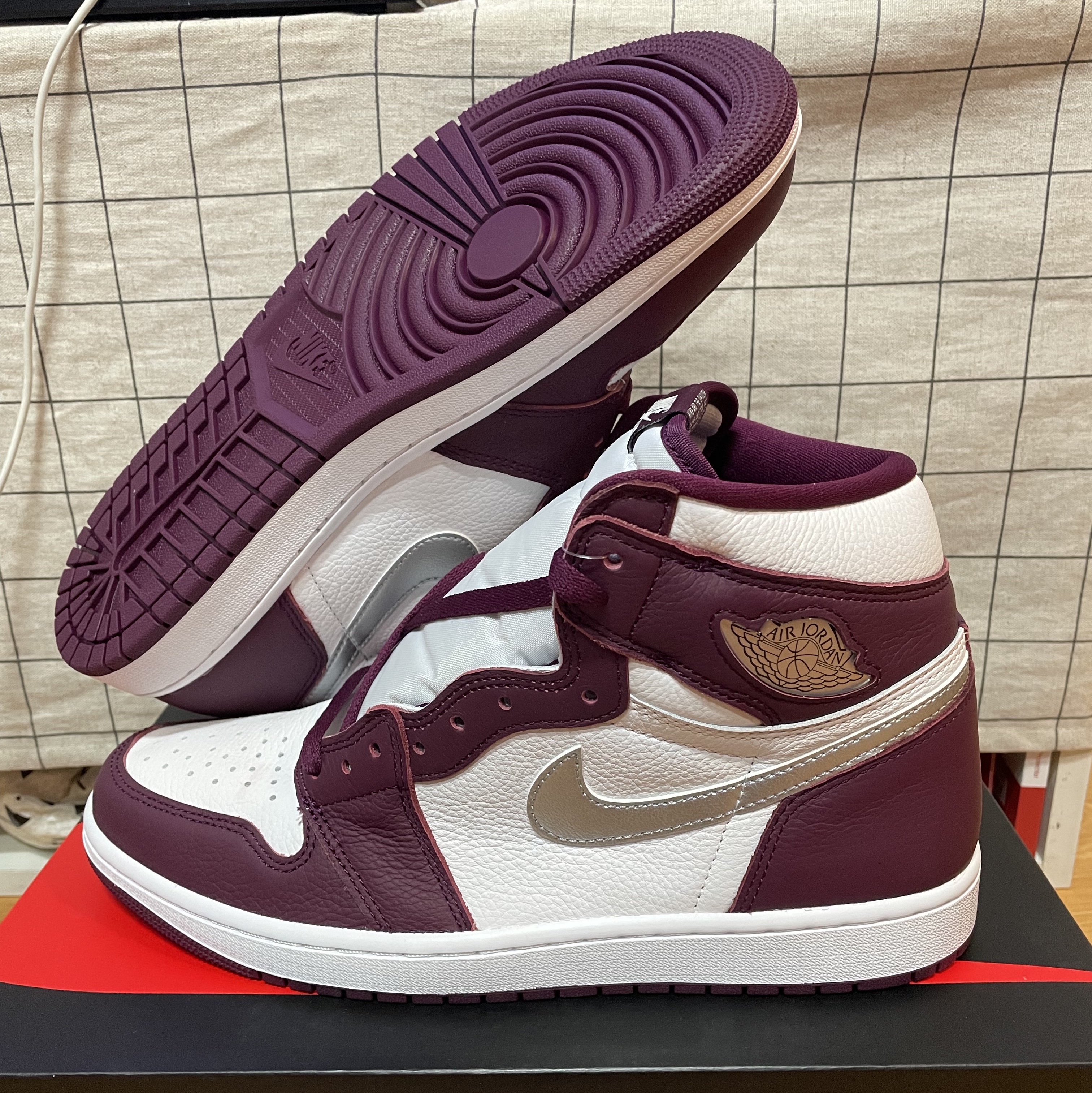 Jordan 1 Retro High OG Bordeaux 착용 스타일