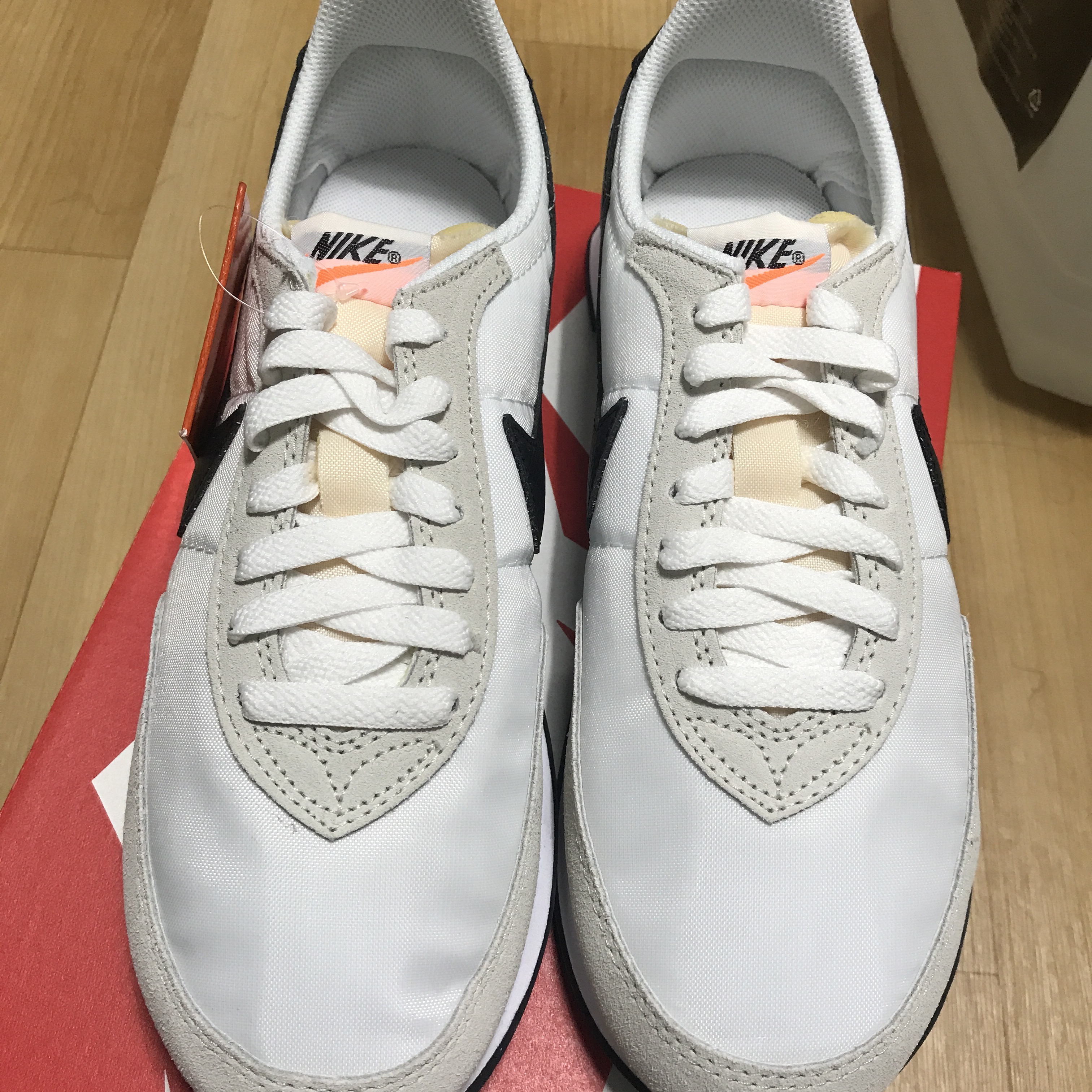 Nike Waffle Trainer 2 Black Sail 착용 스타일 - 1