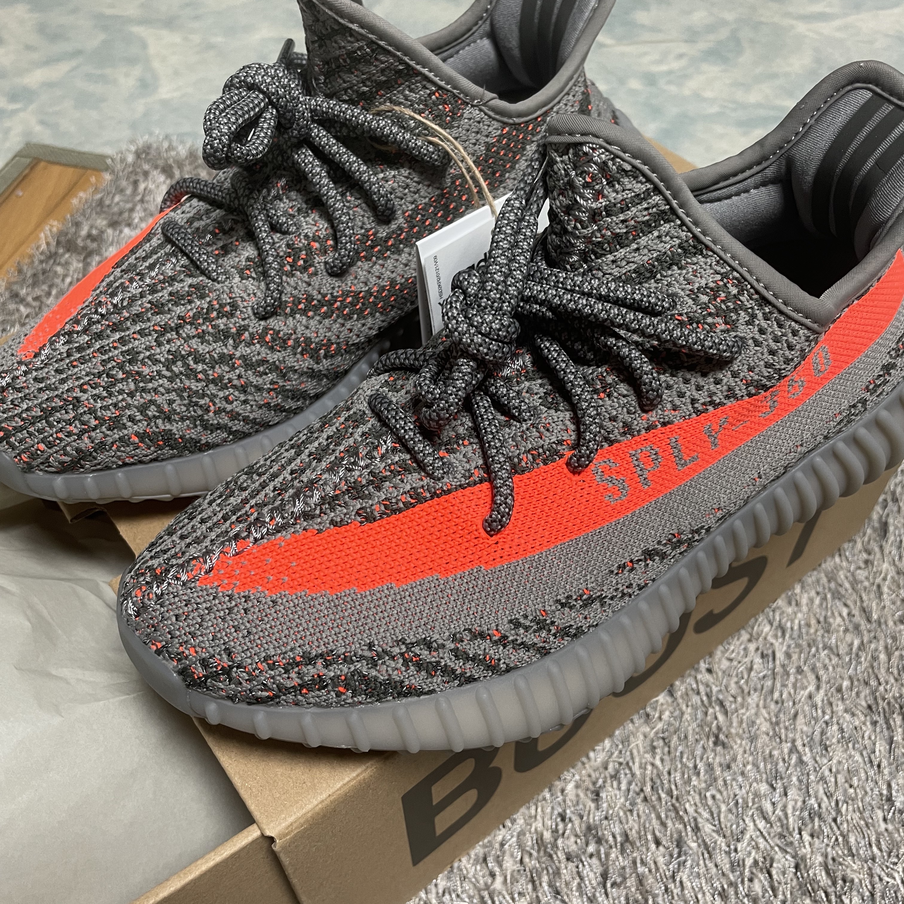 Adidas Yeezy Boost 350 V2 Beluga - Reflective 착용 스타일 - 2