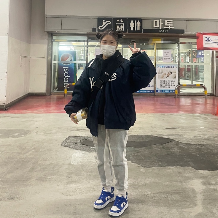 (W) Nike Dunk Low Disrupt Game Royal 착용 스타일