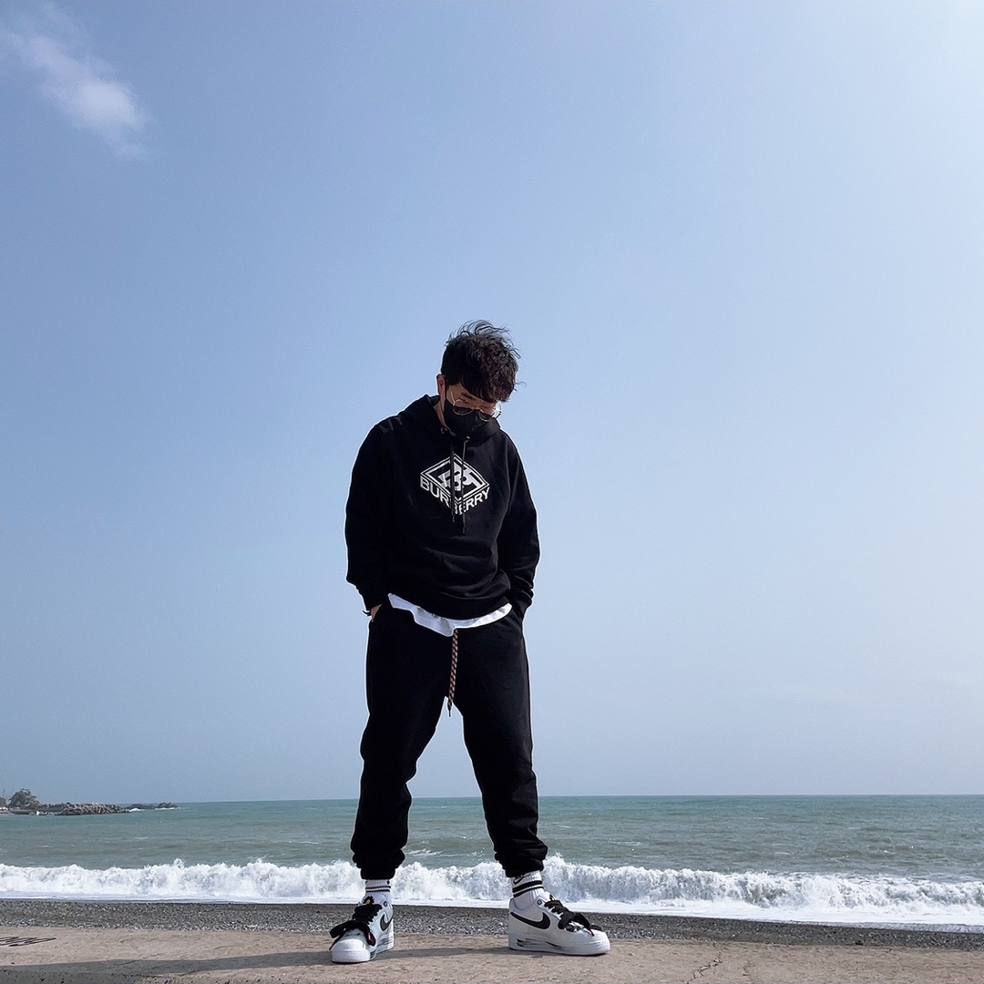 Nike x Peaceminusone Air Force 1 Low Para-Noise 2.0 착용 스타일