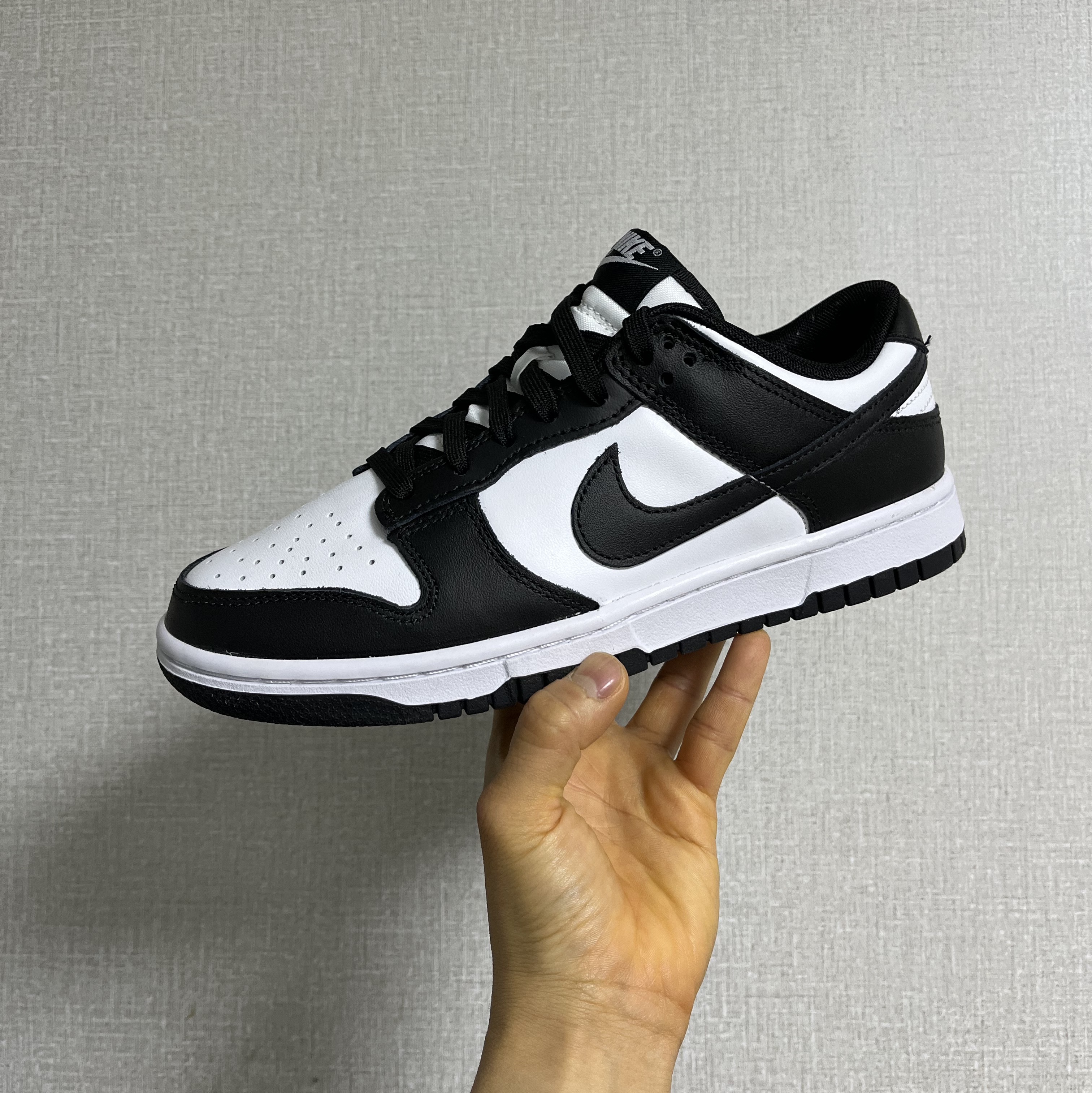 Nike Dunk Low Retro Black 착용 스타일