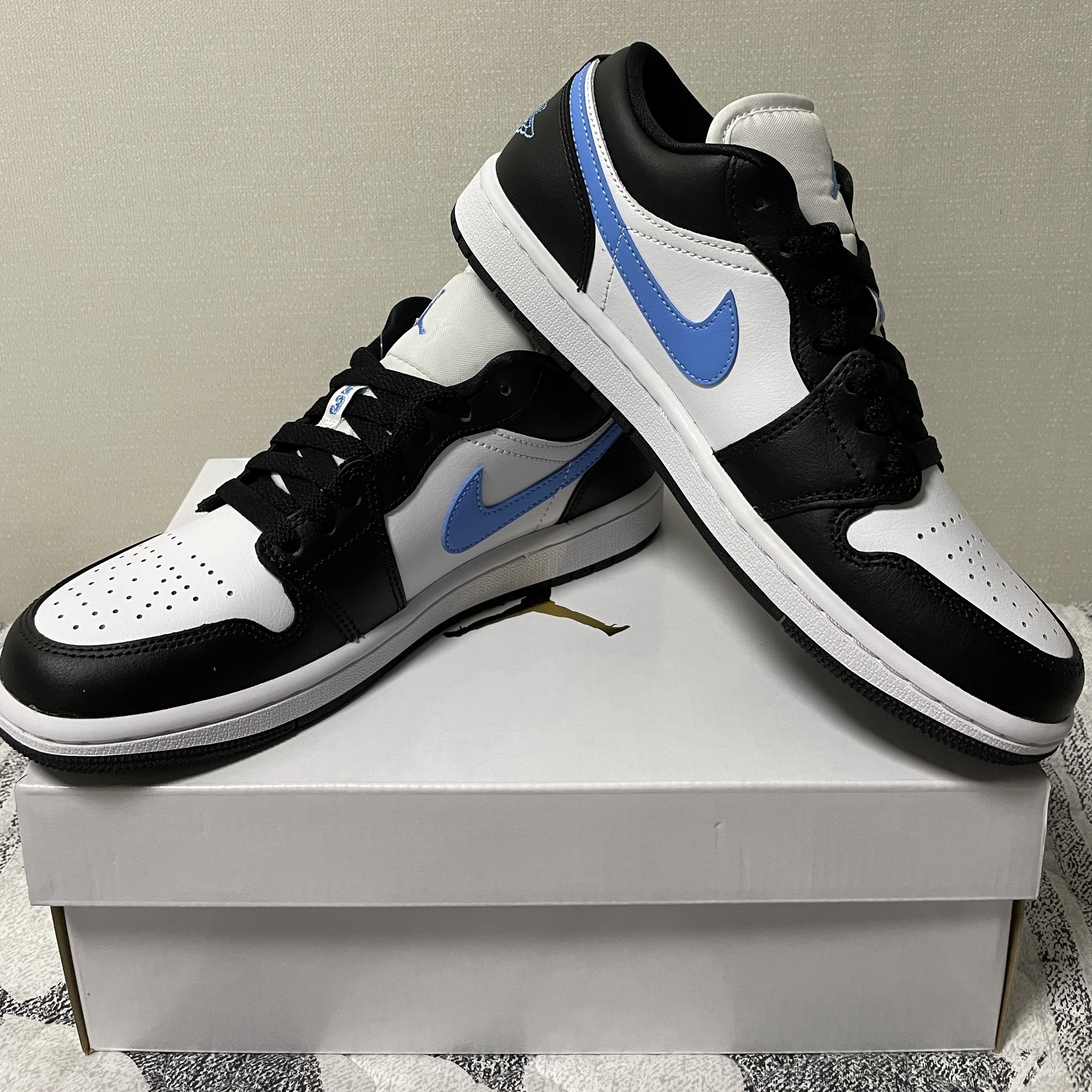 (W) Jordan 1 Low Black University Blue 착용 스타일