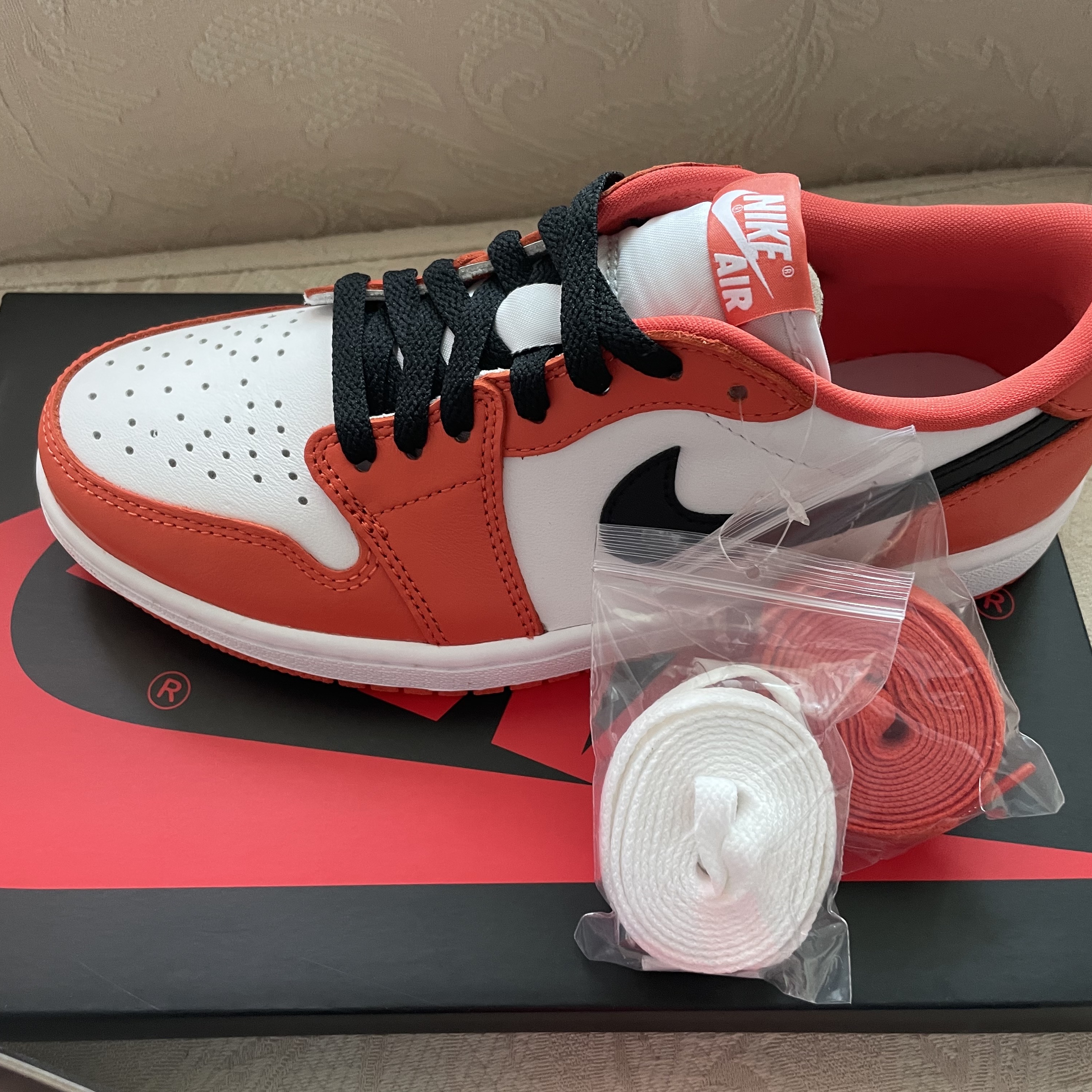 Jordan 1 Low OG Starfish 착용 스타일 - 2