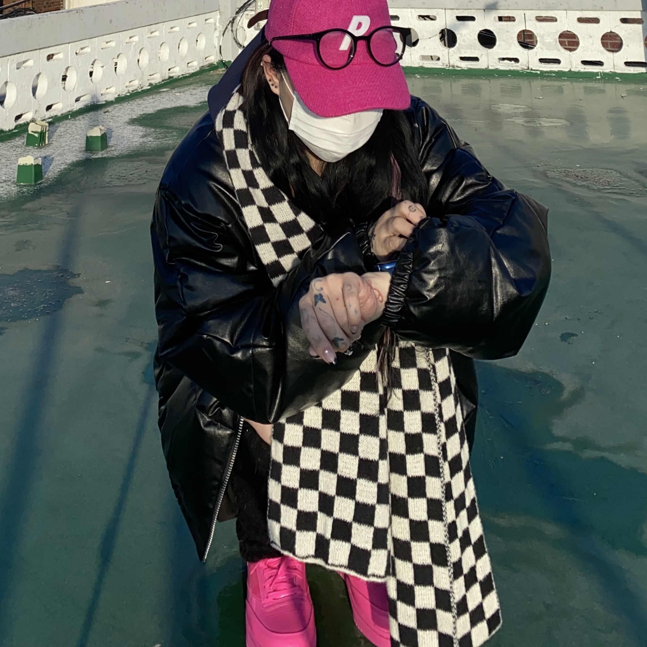 Palace Harris Tweed P 6-Panel Pink - 21FW, (W) Reebok x Cardi B Club C Double Dynamic Pink 착용 스타일 - 2