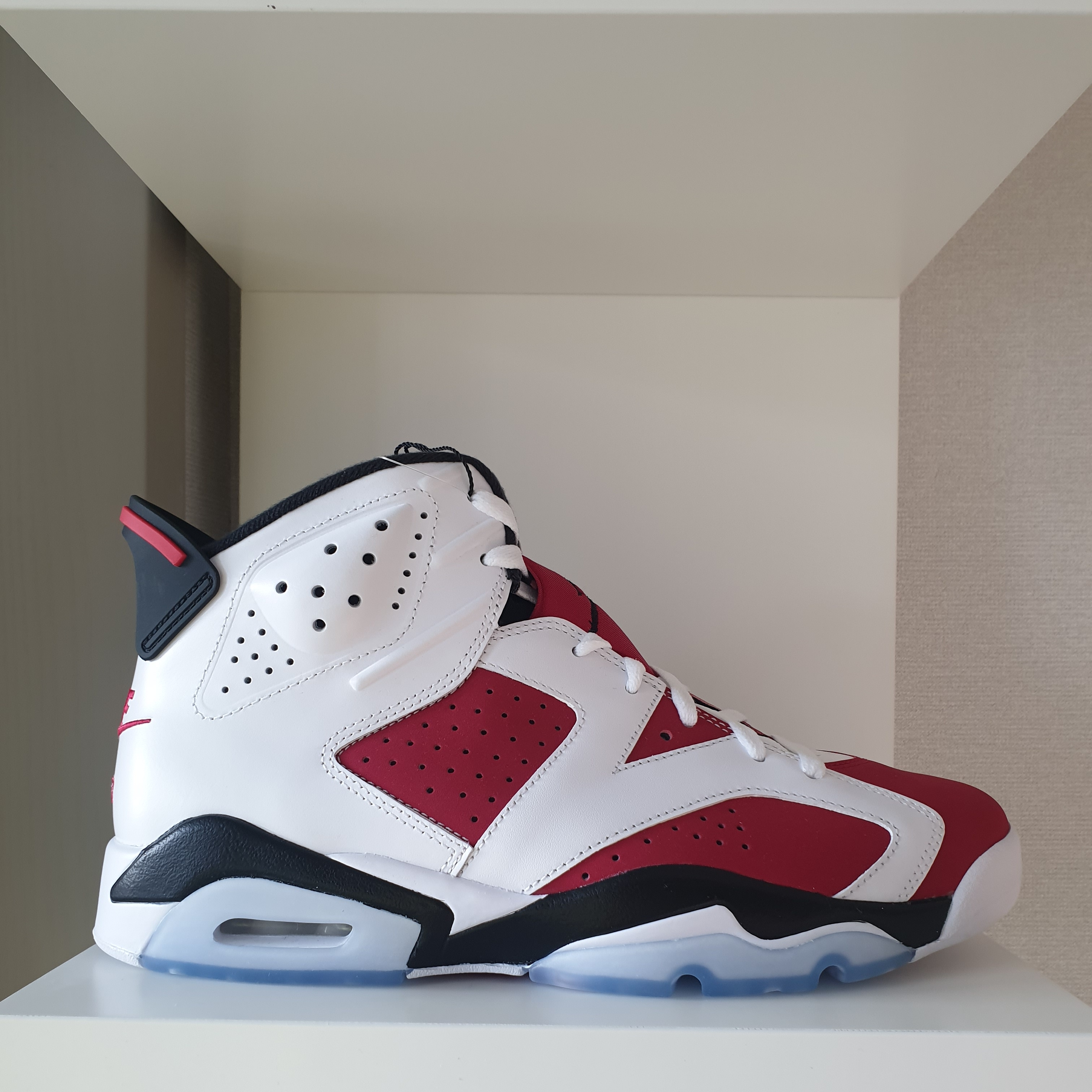 Jordan 6 Retro Carmine 2021 착용 스타일 - 1