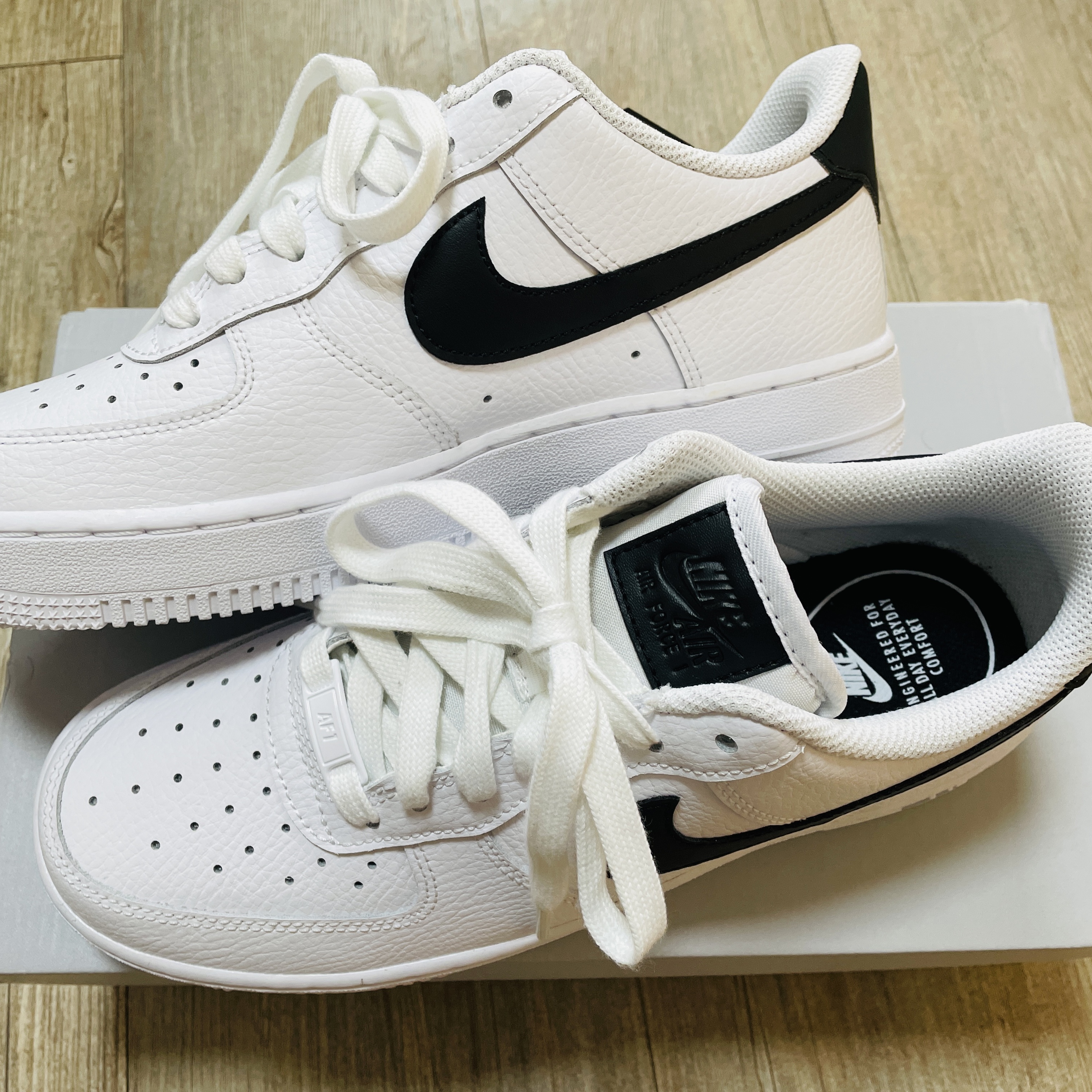 (W) Nike Air Force 1 '07 Low White Black 착용 스타일