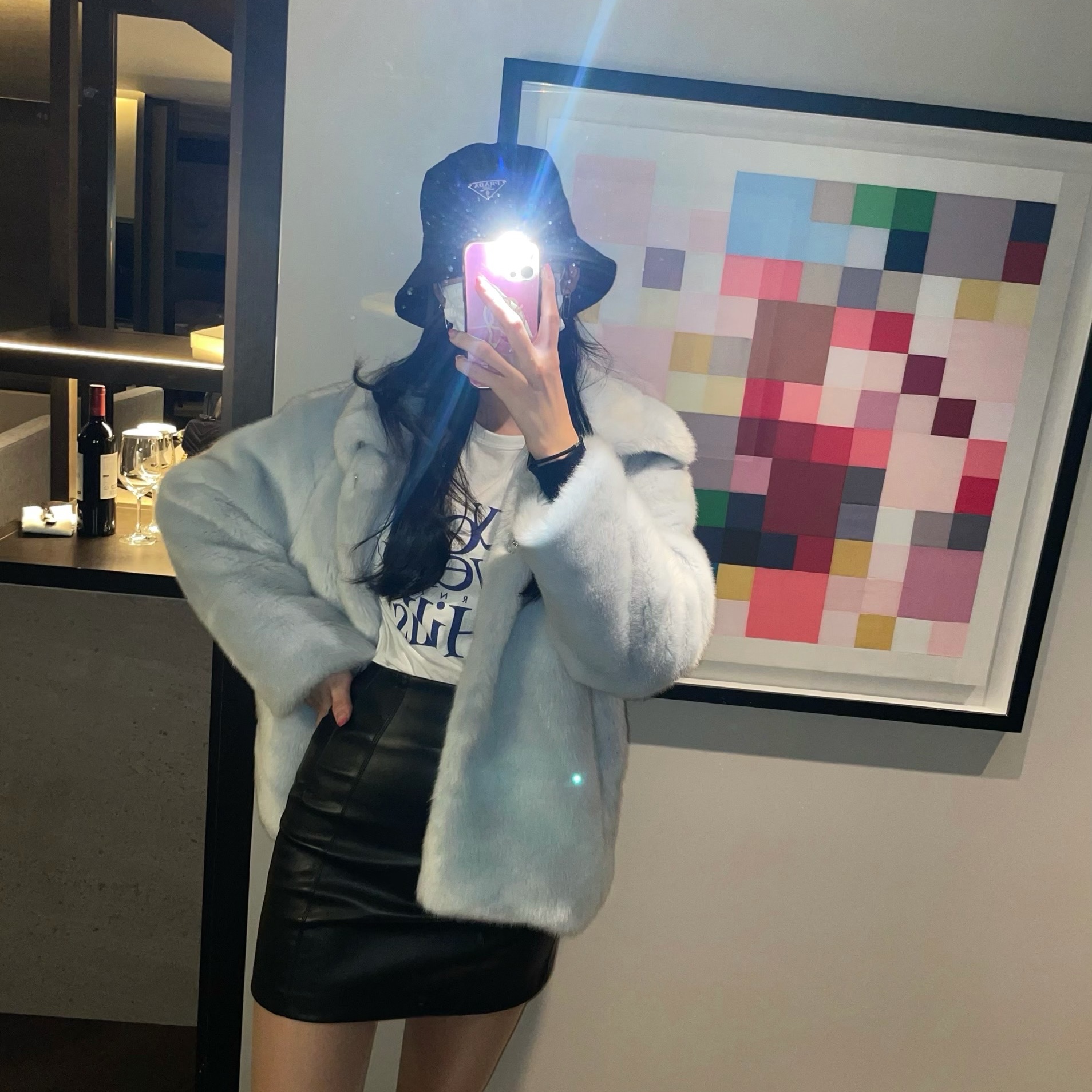 Prada Re-Nylon Bucket Hat Black, (W) Jordan 1 Mid Wolf Grey 착용 스타일 - 1