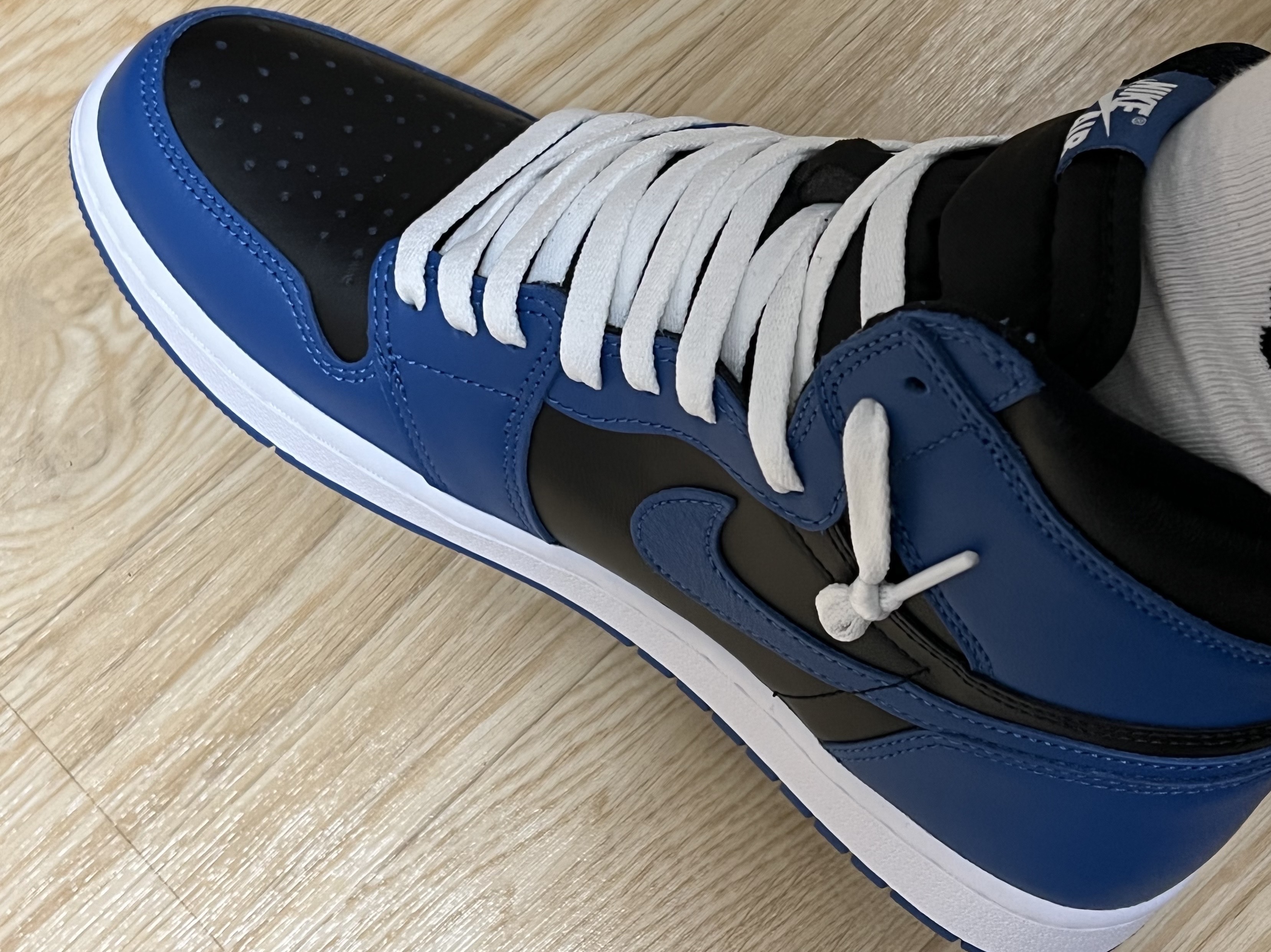 Jordan 1 Retro High OG Dark Marina Blue 착용 스타일 - 2