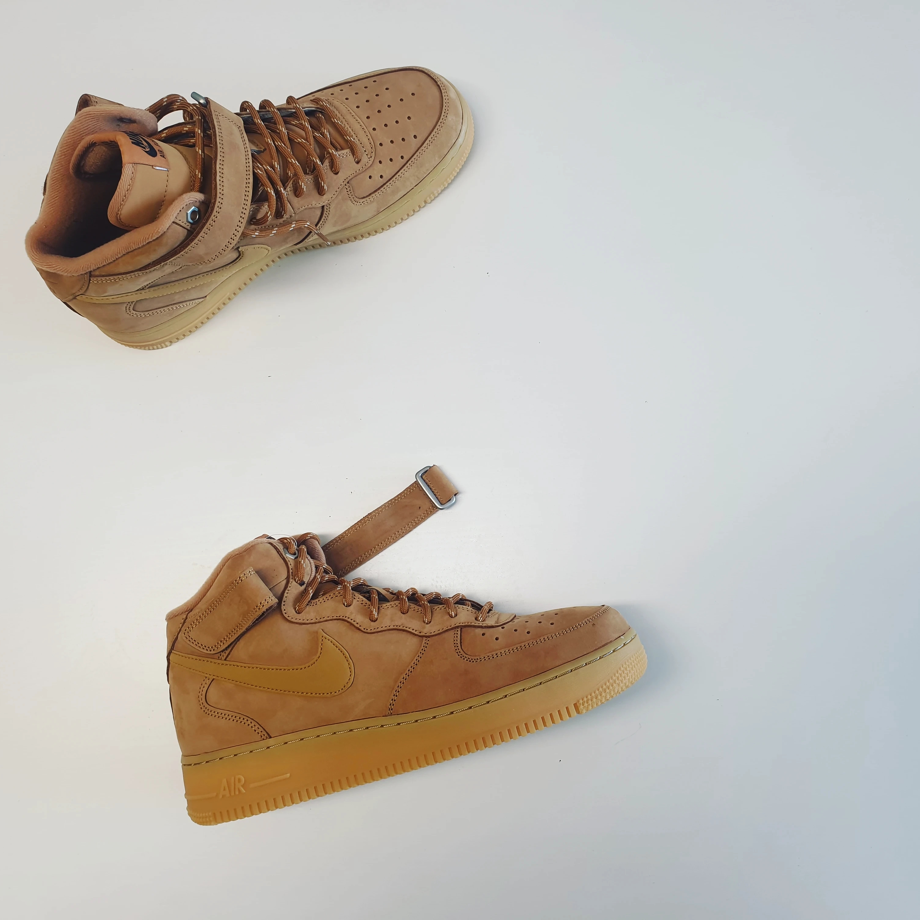 Nike Air Force 1 Mid '07 WB Flax 착용 스타일 - 1