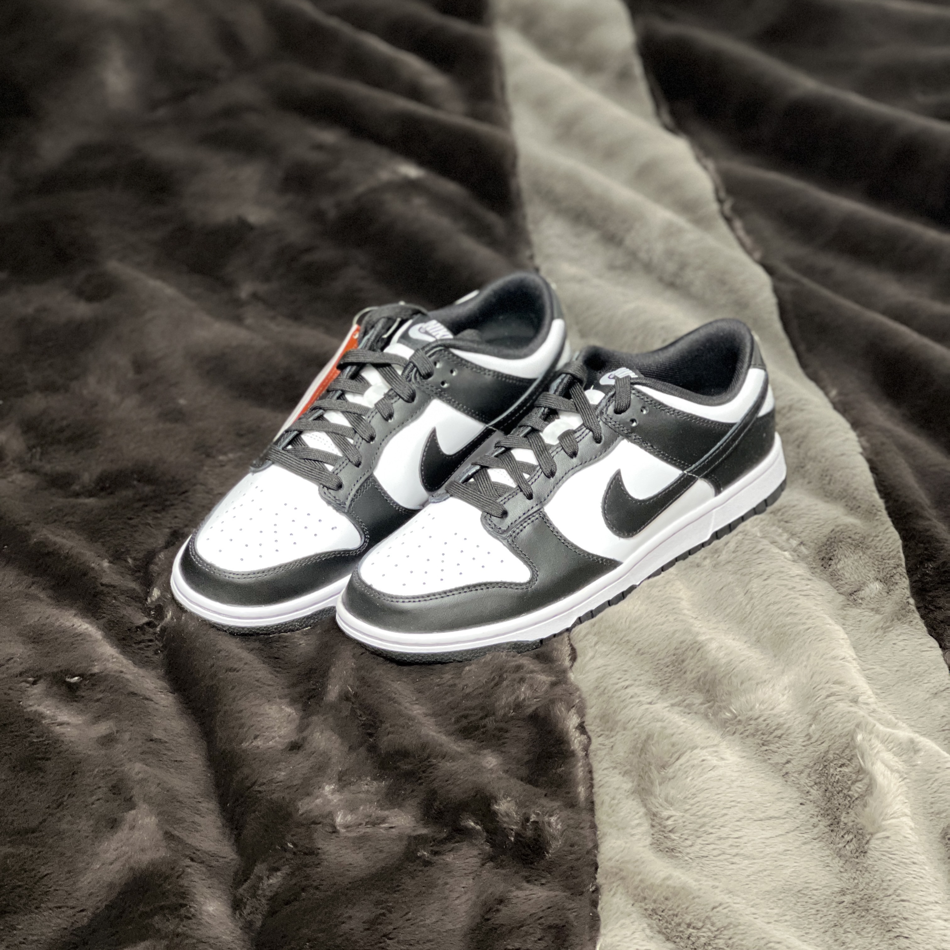 Nike Dunk Low Retro Black 착용 스타일 - 2