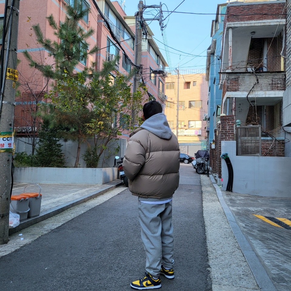 Nike Dunk Low Retro Varsity Maize, Nike NRG Solo Swoosh Fleece Pants Dark Grey Heather - US/EU 착용 스타일