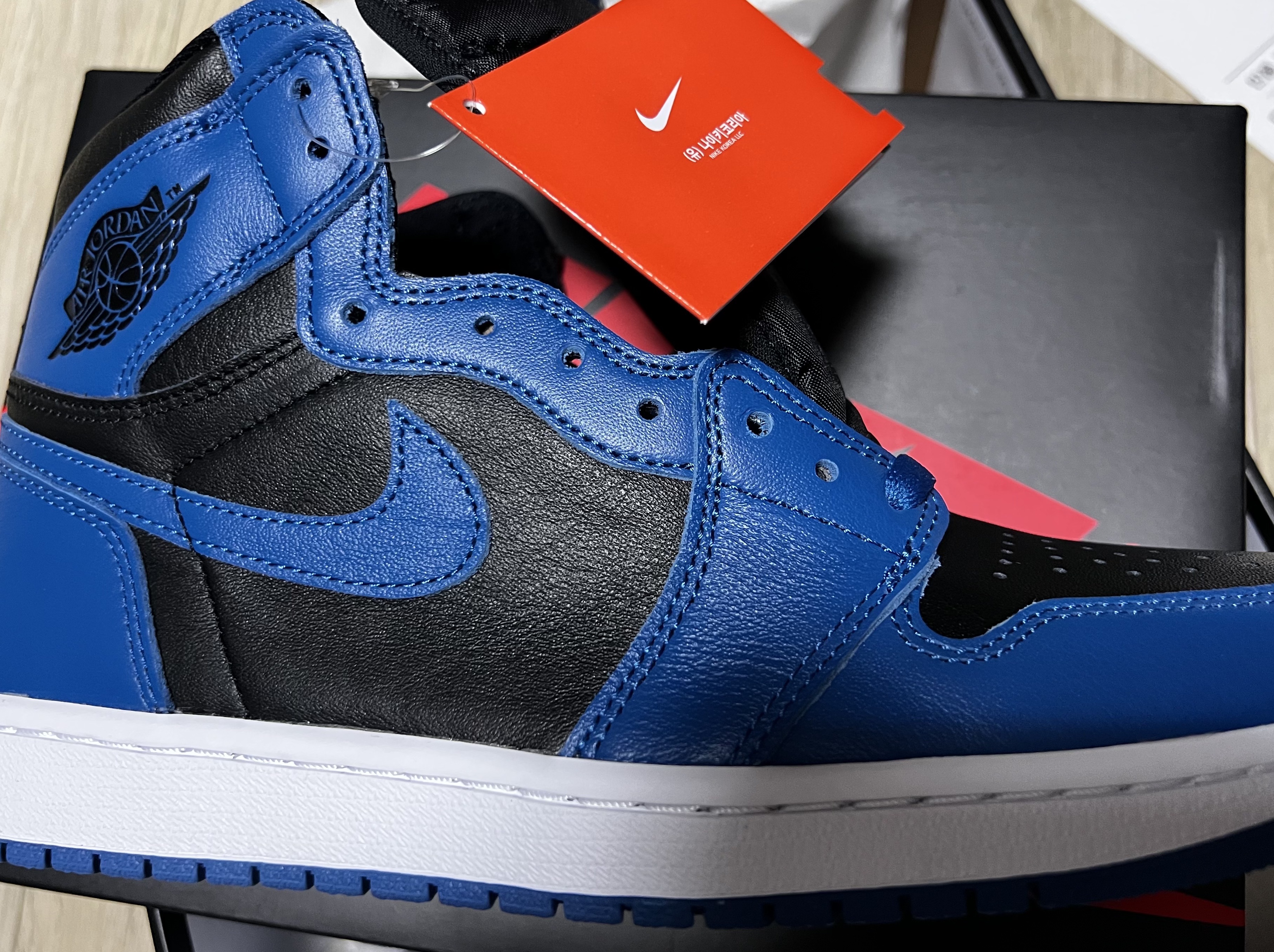 Jordan 1 Retro High OG Dark Marina Blue 착용 스타일 - 2