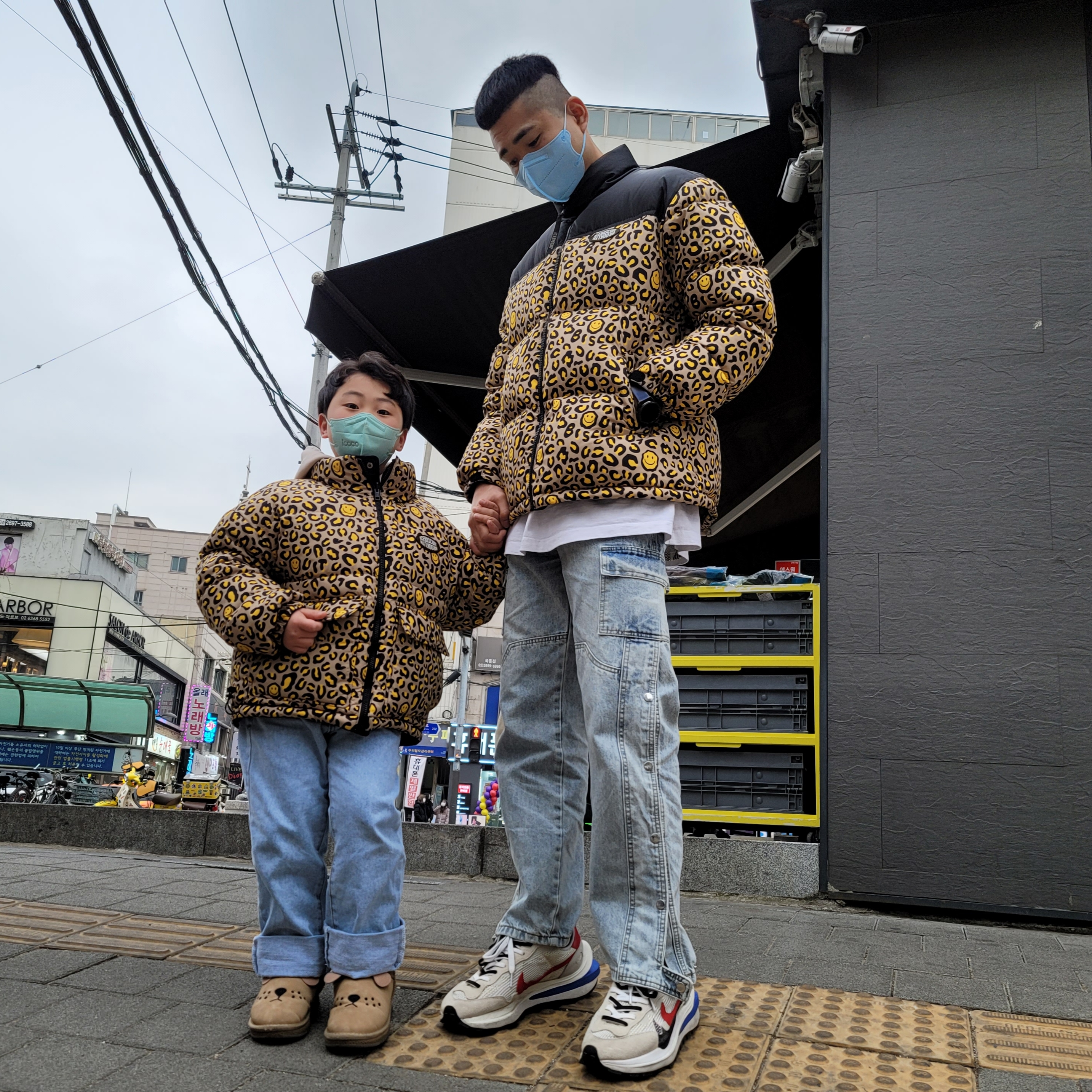 Nike x Sacai VaporWaffle Royal Fuchsia 착용 스타일 - 1