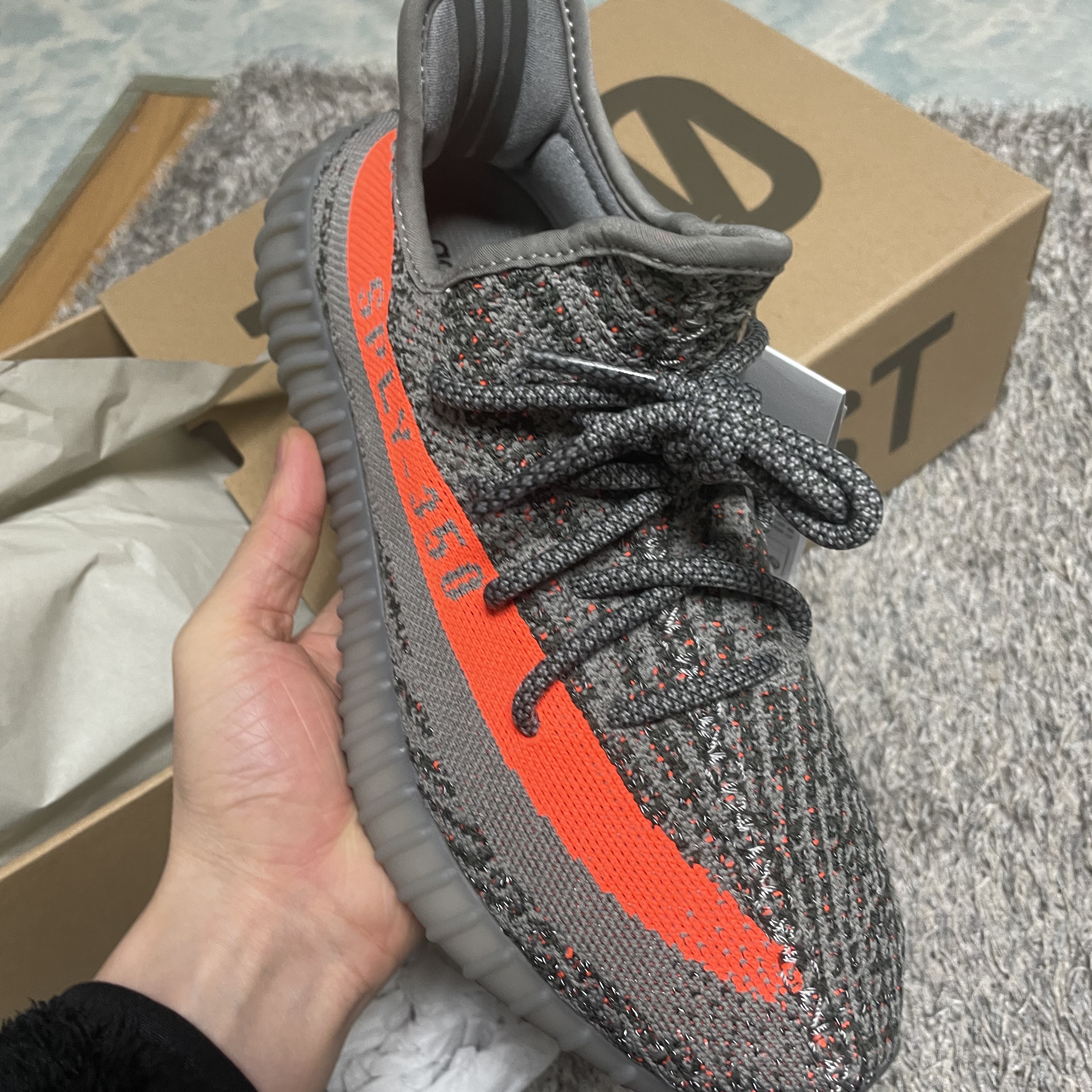 Adidas Yeezy Boost 350 V2 Beluga - Reflective 착용 스타일 - 1