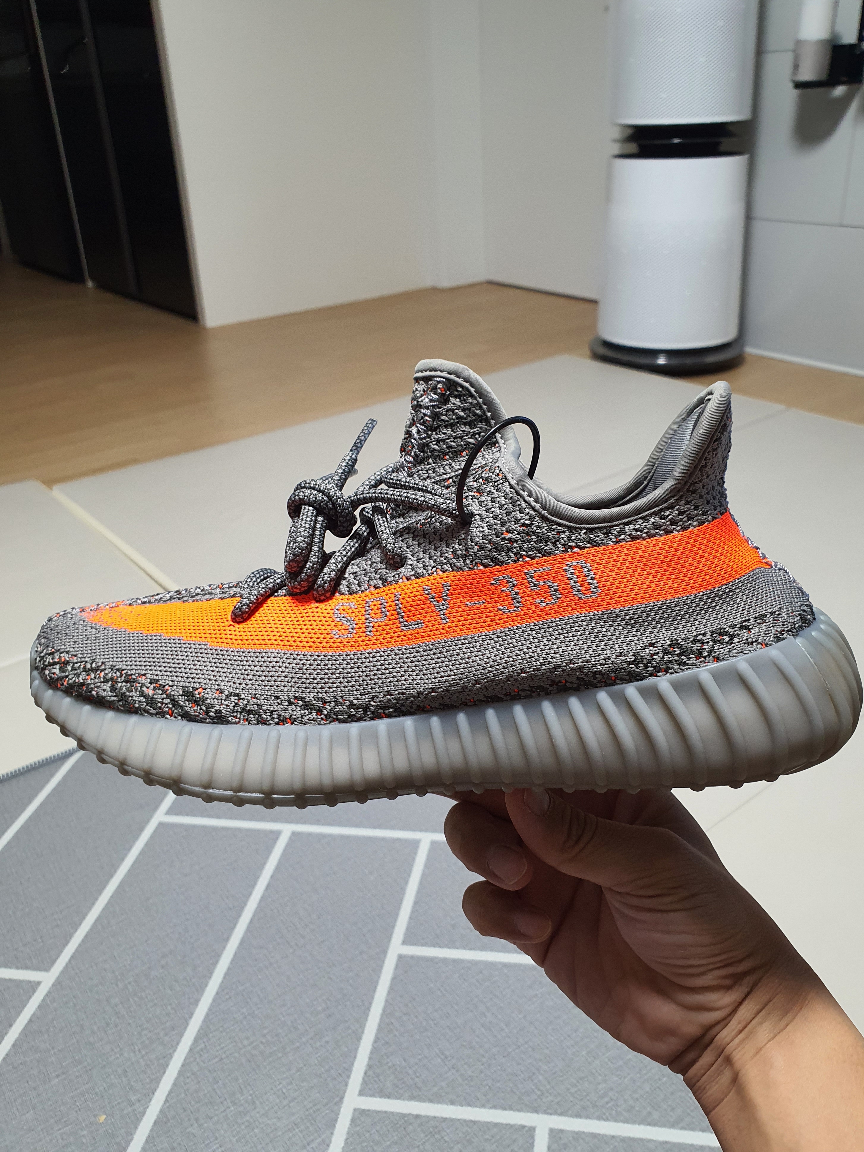 Adidas Yeezy Boost 350 V2 Beluga - Reflective 착용 스타일 - 4