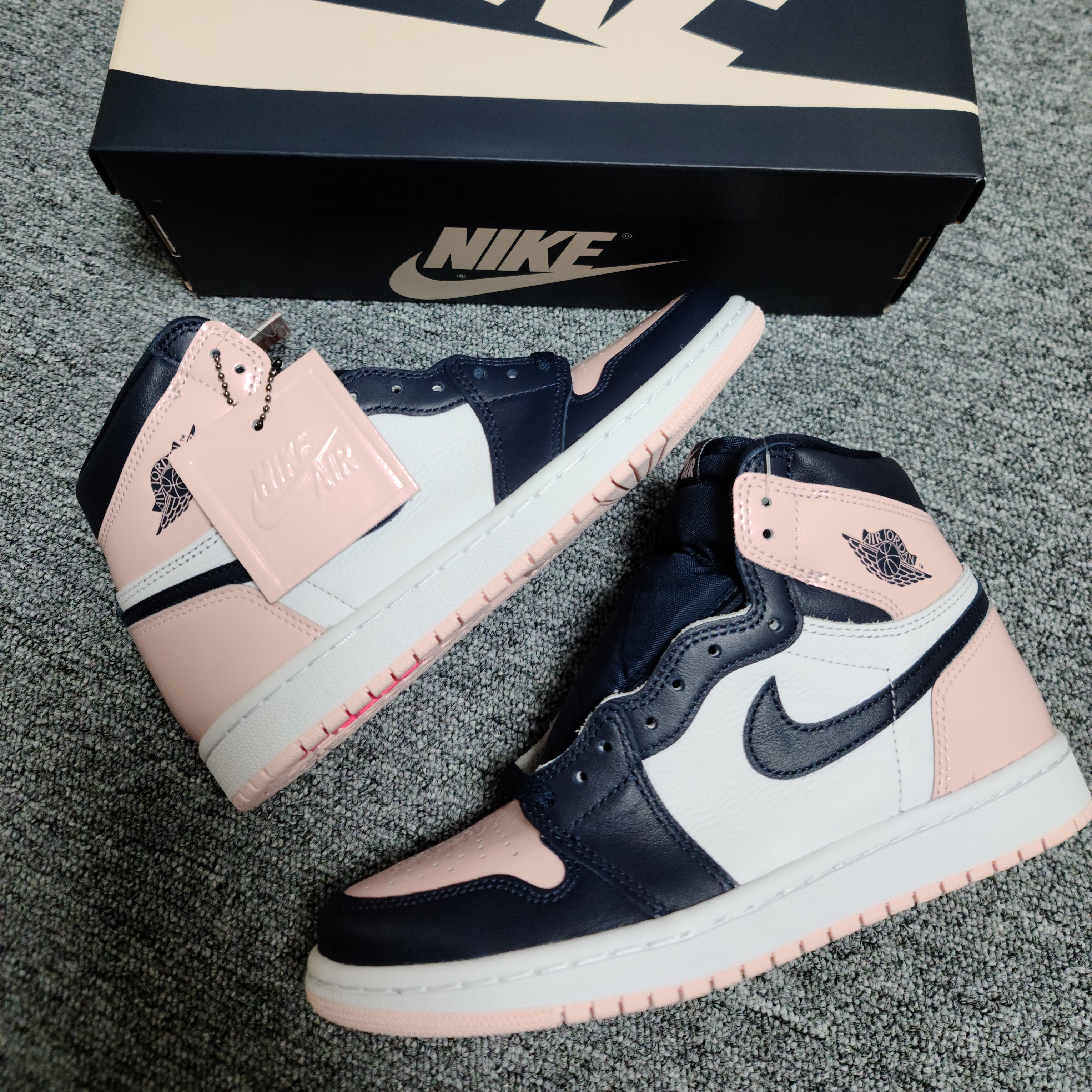 (W) Jordan 1 Retro High OG Atmosphere 착용 스타일