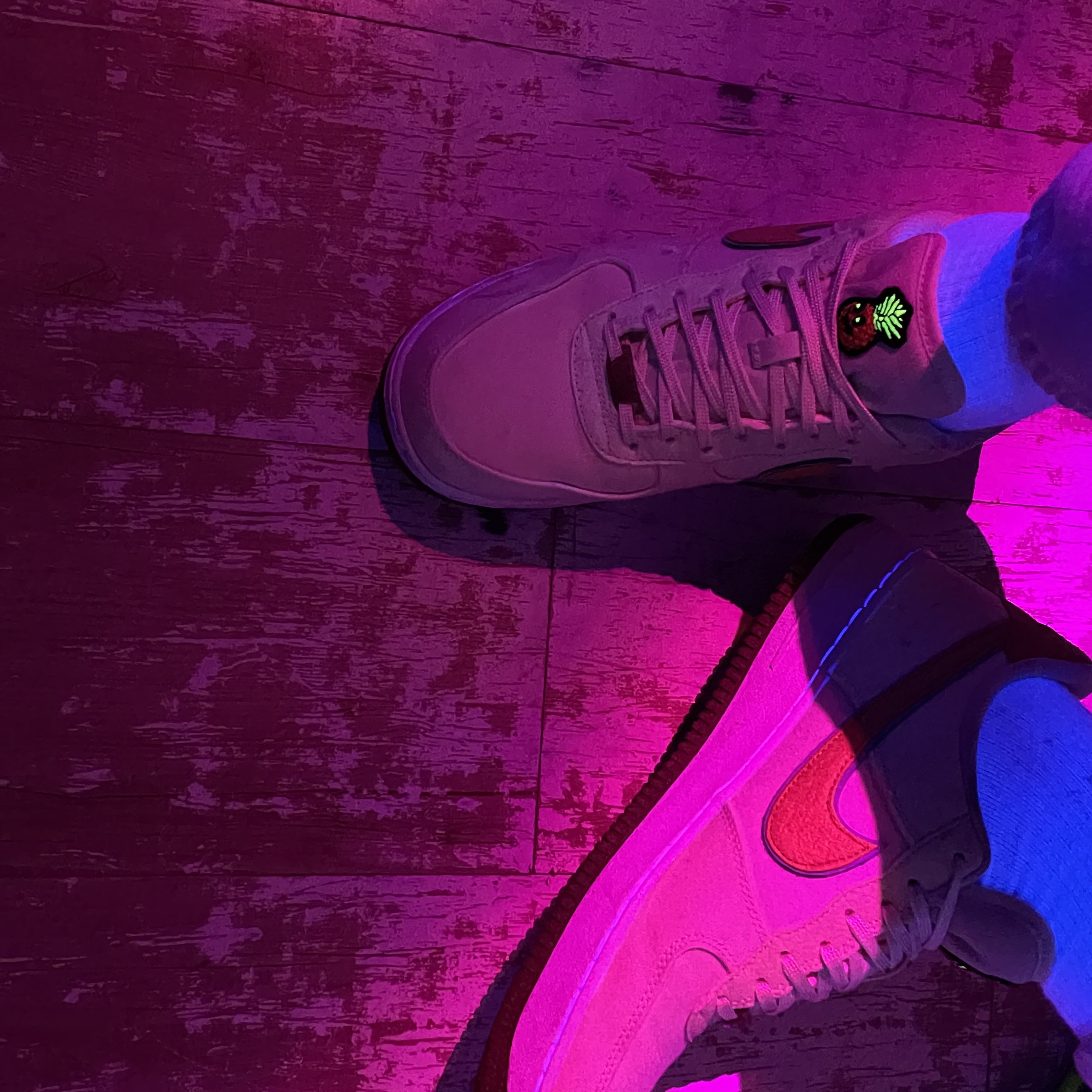 Nike Air Force 1 '07 PRM Pineapple 착용 스타일 - 2