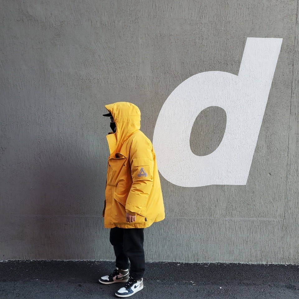 Palace Gore-Tex Arctic Cargo Parka Marigold - 21FW, Jordan 1 Retro High OG Black Mocha 착용 스타일