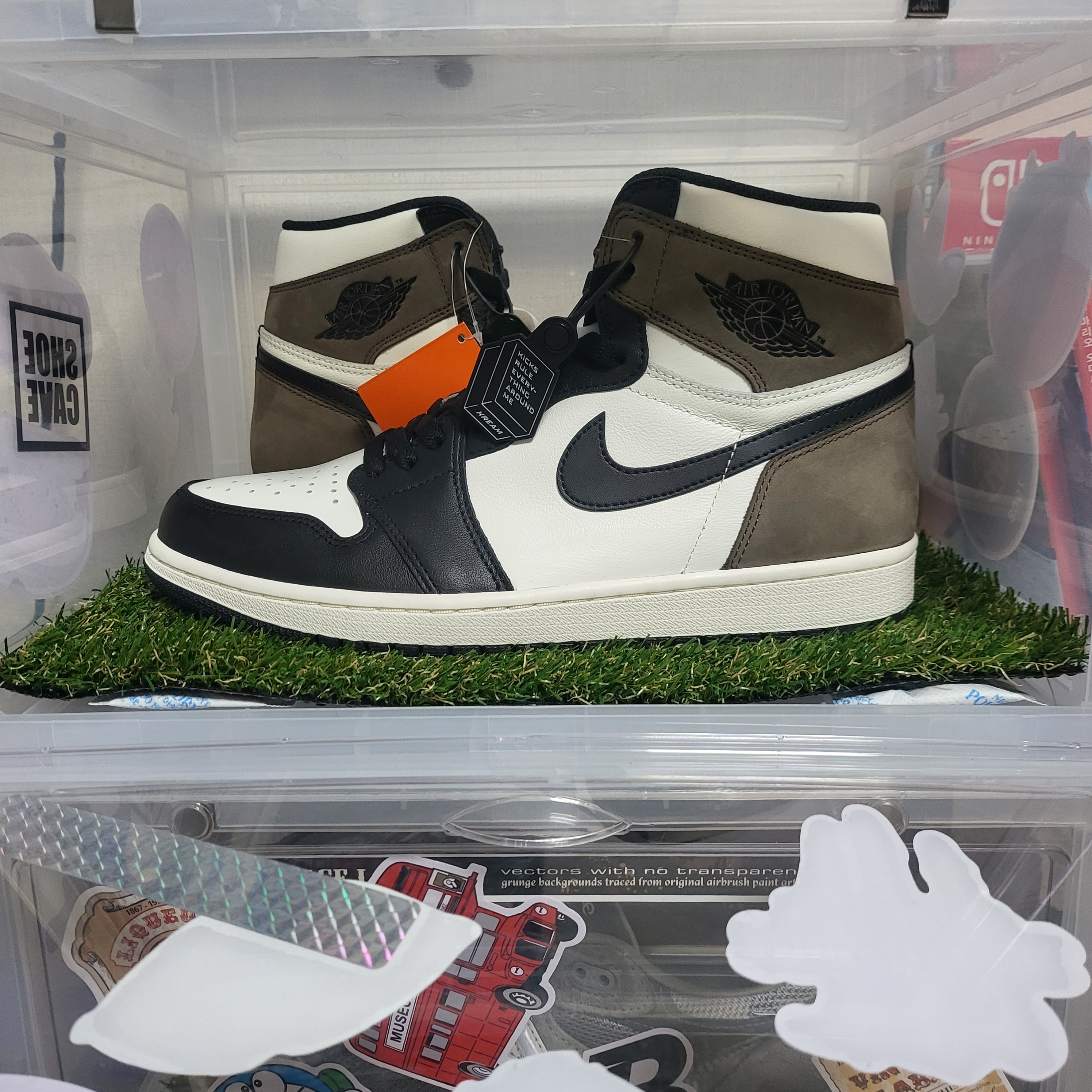 Jordan 1 Retro High OG Black Mocha 착용 스타일 - 1