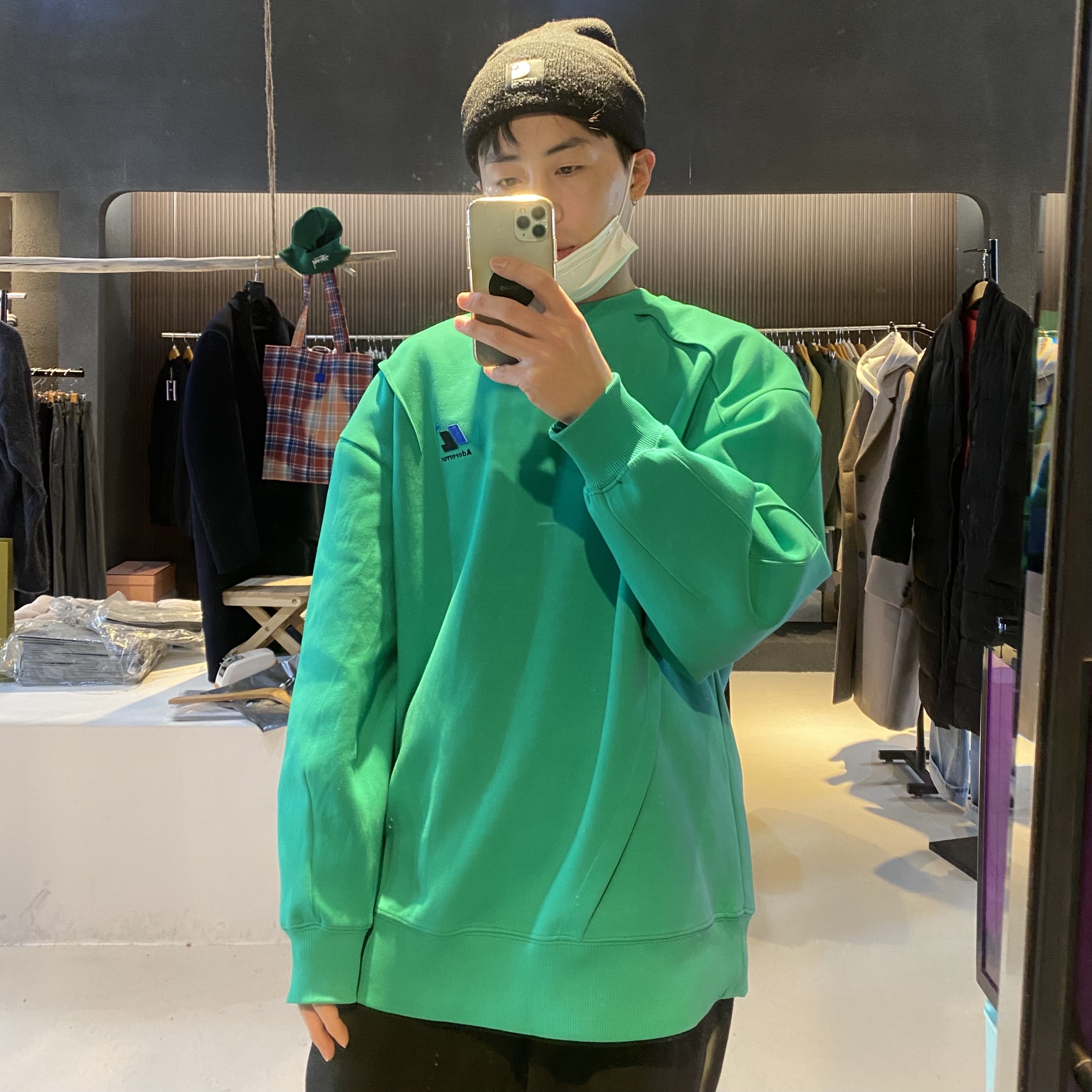 Zara x Ader Error Oversize Sweatshirt Green 착용 스타일 - 1