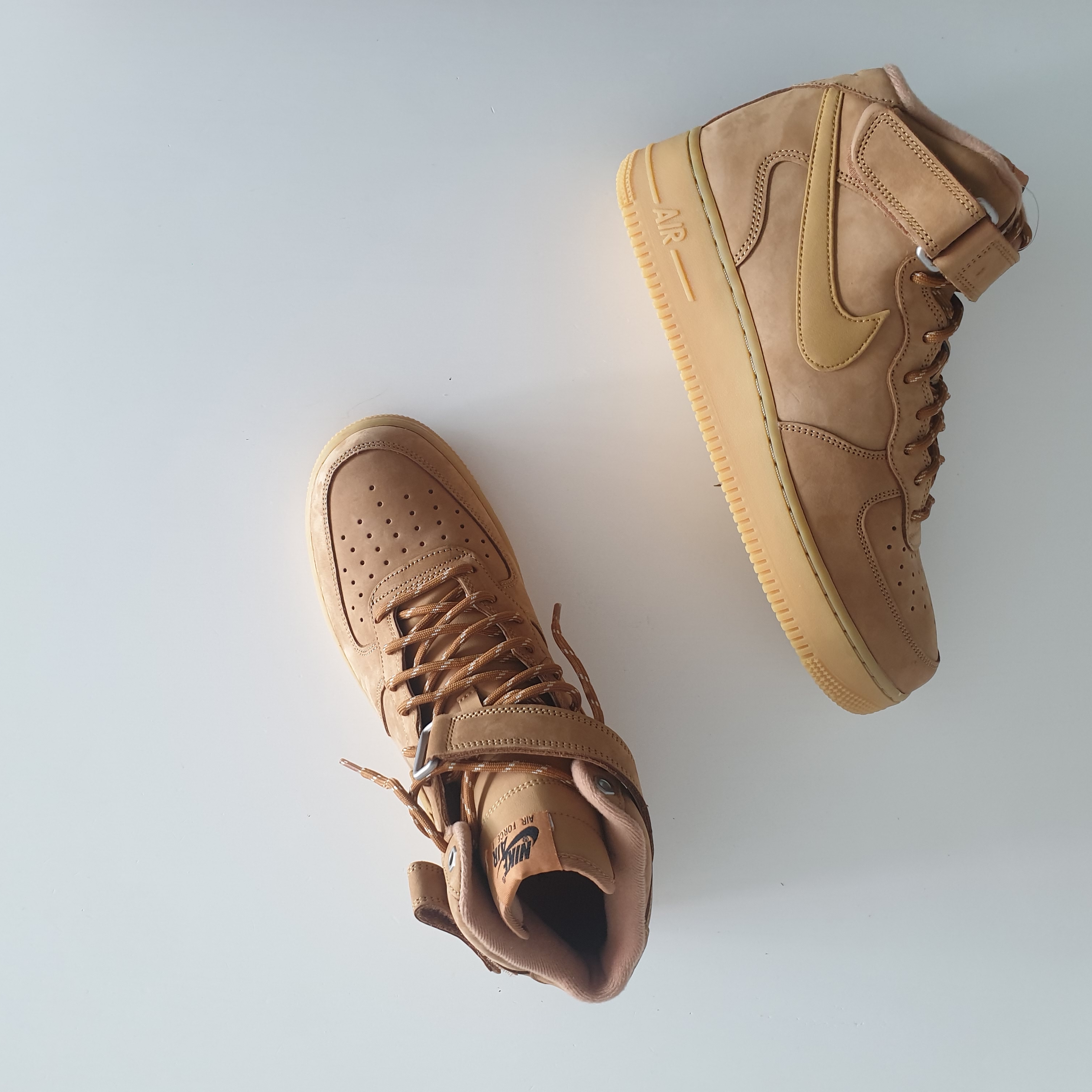 Nike Air Force 1 Mid '07 WB Flax 착용 스타일 - 3