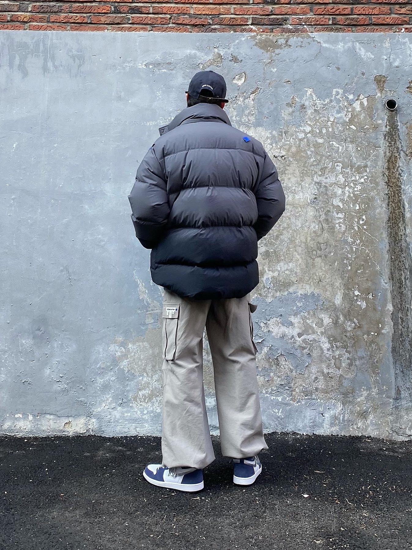 Zara x Ader Error Puffer Jacket Grey, Jordan 1 Retro High OG CO.JP Midnight Navy 착용 스타일 - 2