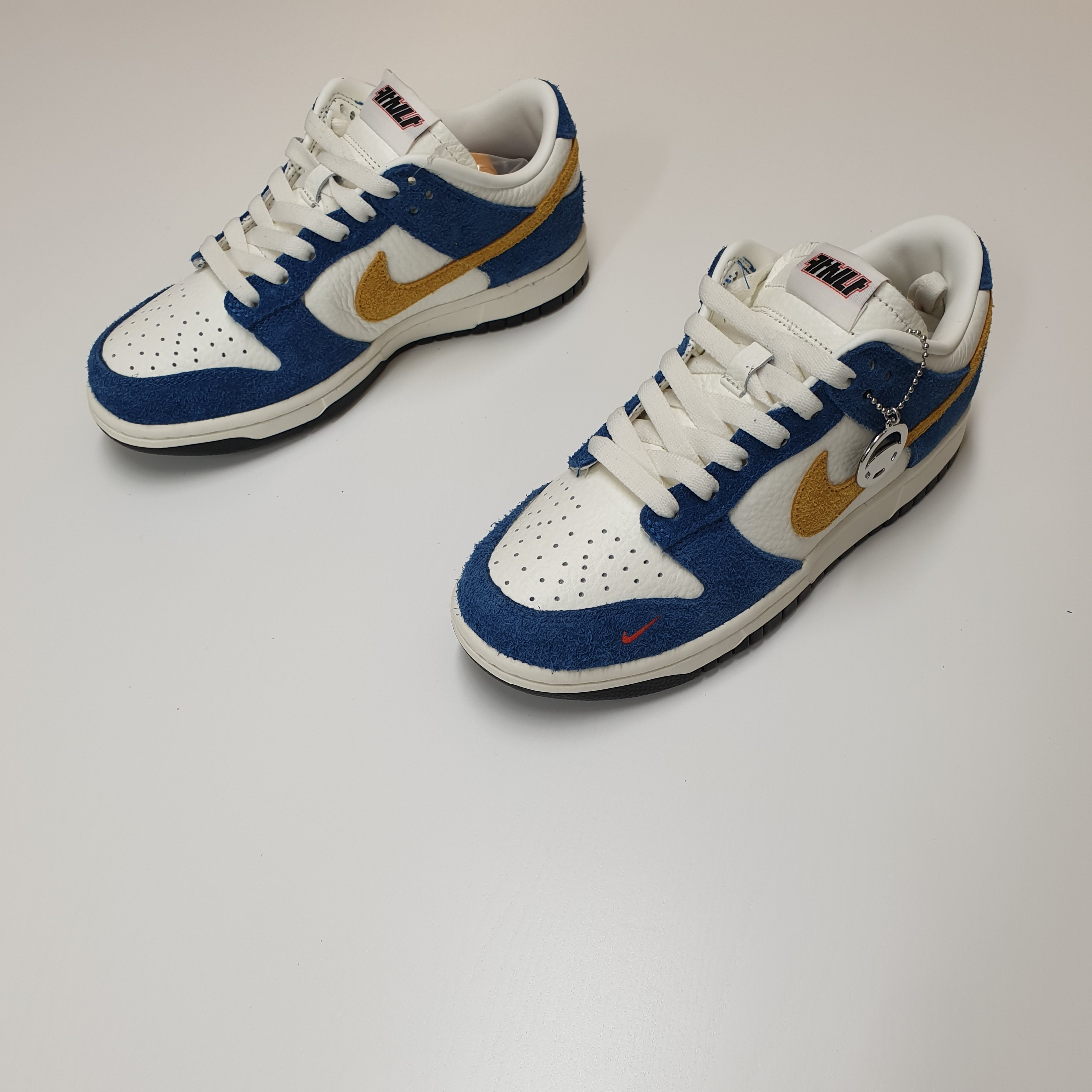 Nike x Kasina Dunk Low 80's Bus 착용 스타일 - 3