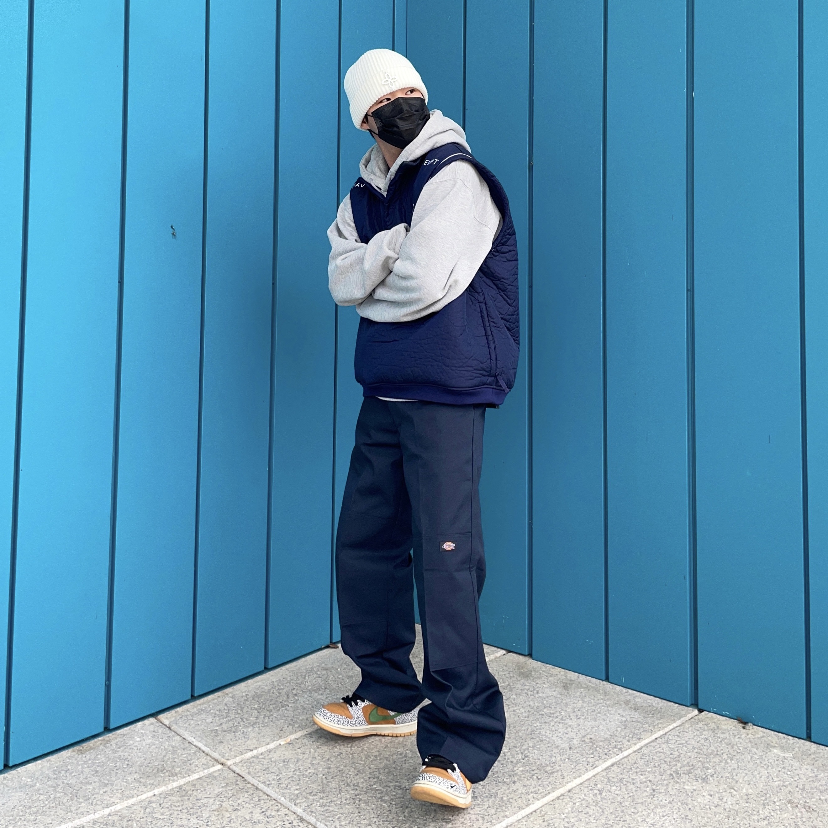 Nike SB Dunk Low Pro Safari, Nike x Cav Empt Vest Navy 착용 스타일