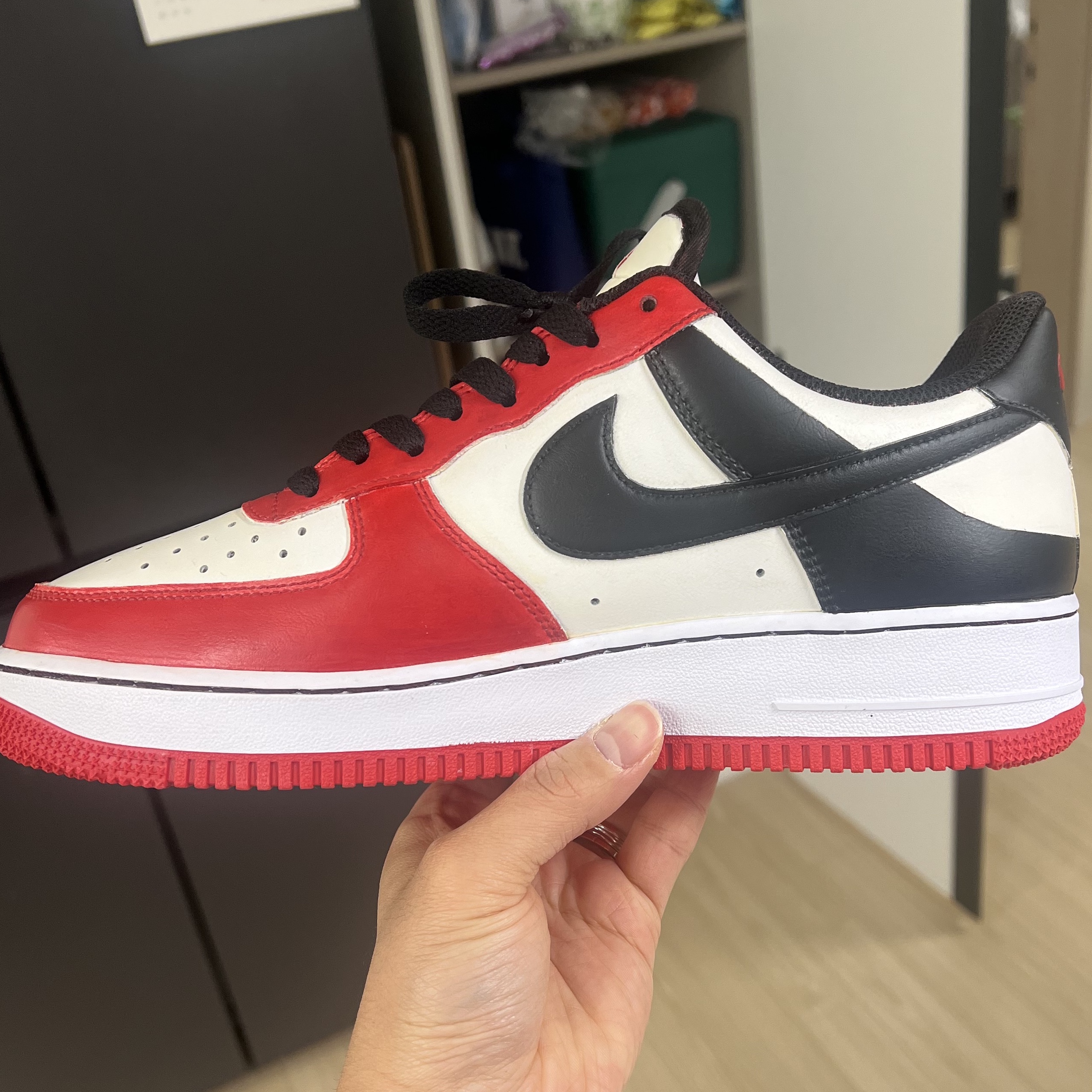 Nike Air Force 1 '07 Stitch Radiant Red 착용 스타일 - 1