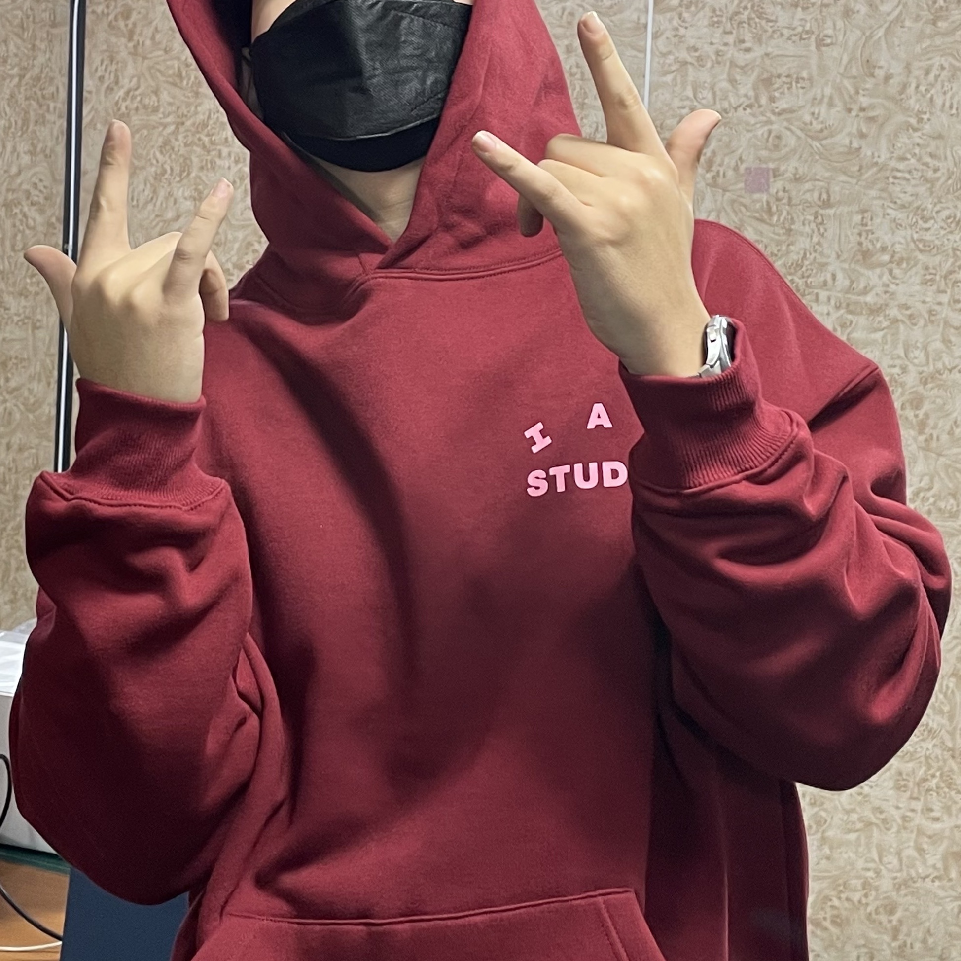 IAB Studio Hoodie Raspberry 착용 스타일