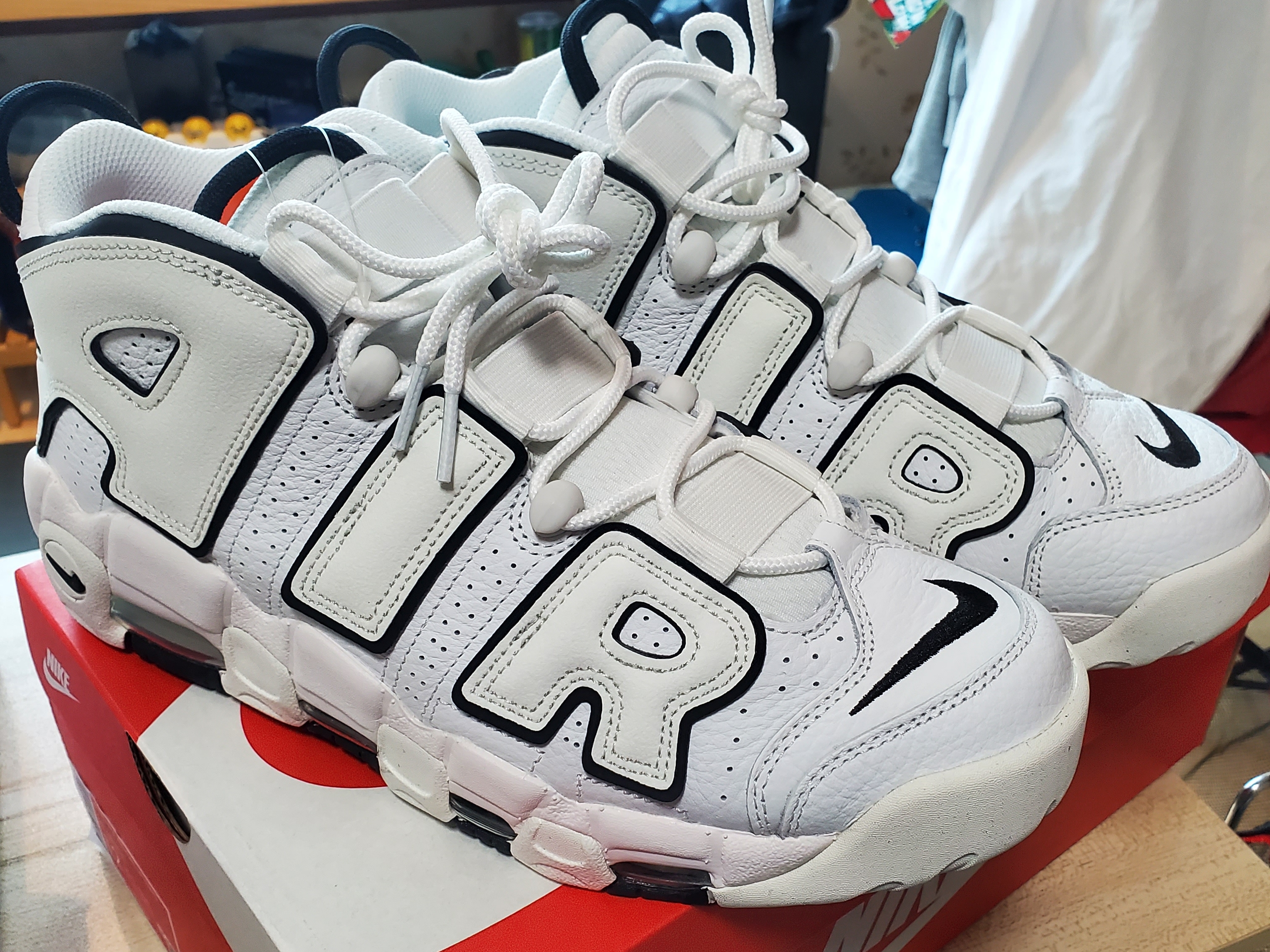 (W) Nike Air More Uptempo Summit White 착용 스타일