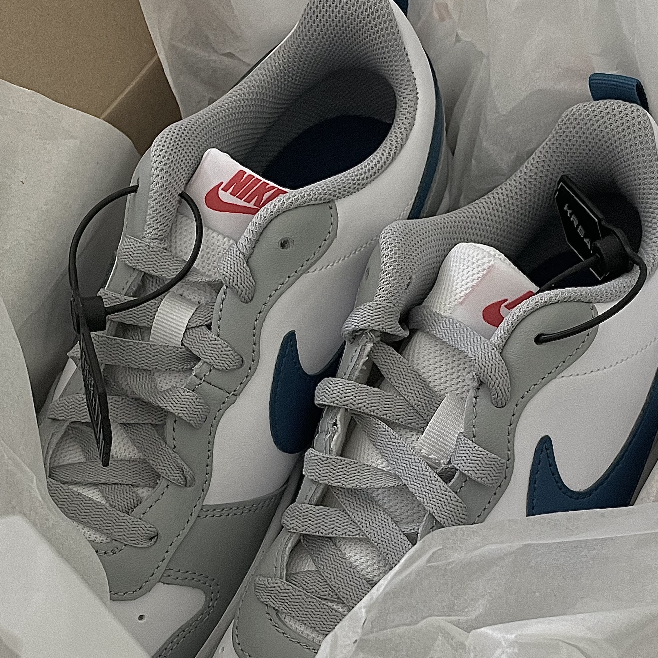 (GS) Nike Court Borough Low 2 Light Smoke Grey 착용 스타일 - 1