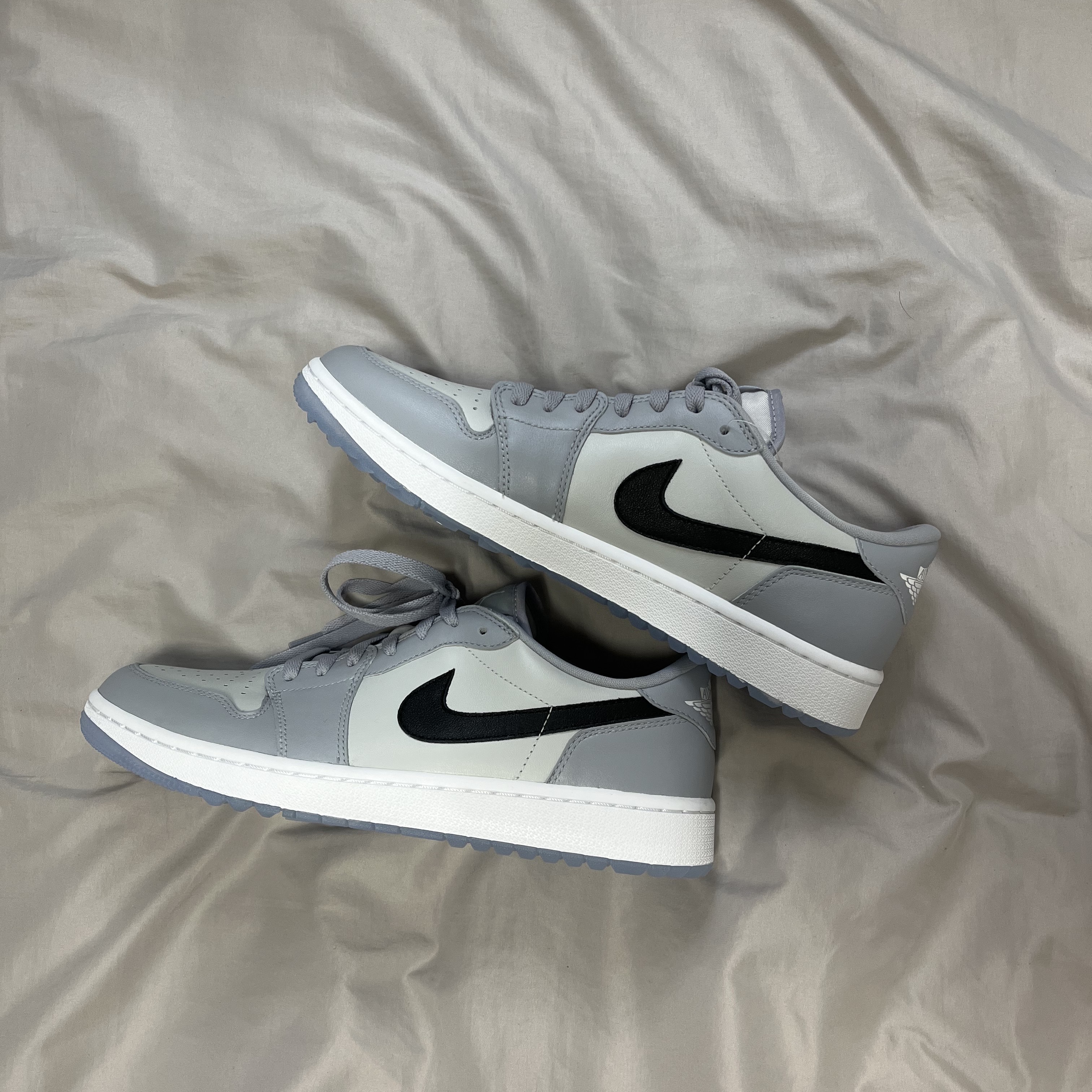 Jordan 1 Low Golf Wolf Grey 착용 스타일 - 1