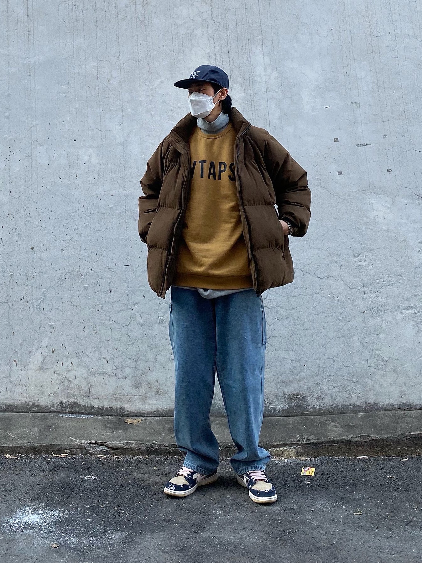 Nike x Travis Scott SB Dunk Low 착용 스타일 - 1
