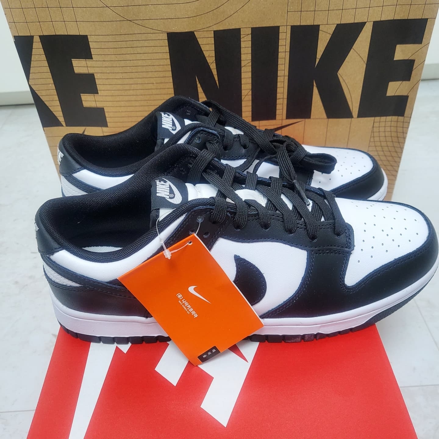 Nike Dunk Low Retro Black 착용 스타일 - 2