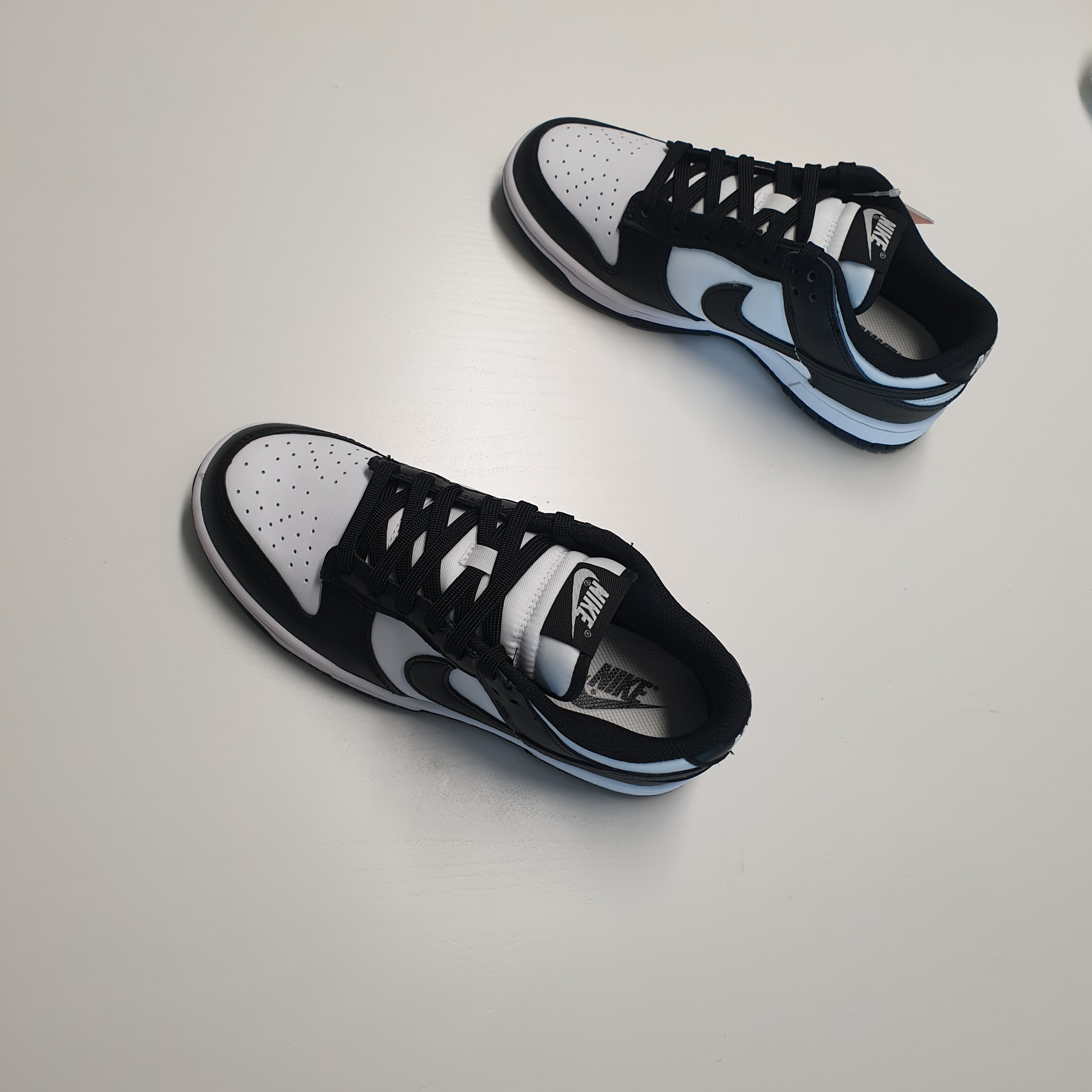 (W) Nike Dunk Low Black 착용 스타일 - 2