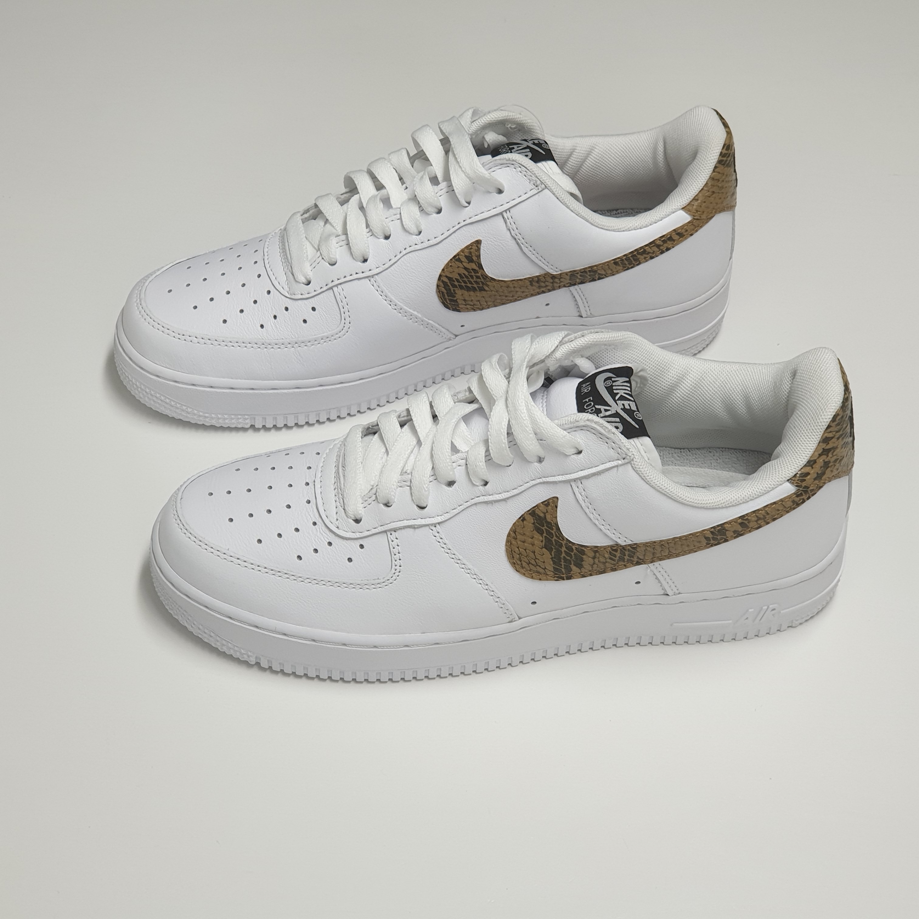 Nike Air Force 1 Low Retro PRM QS Ivory Snake 2019 착용 스타일 - 1