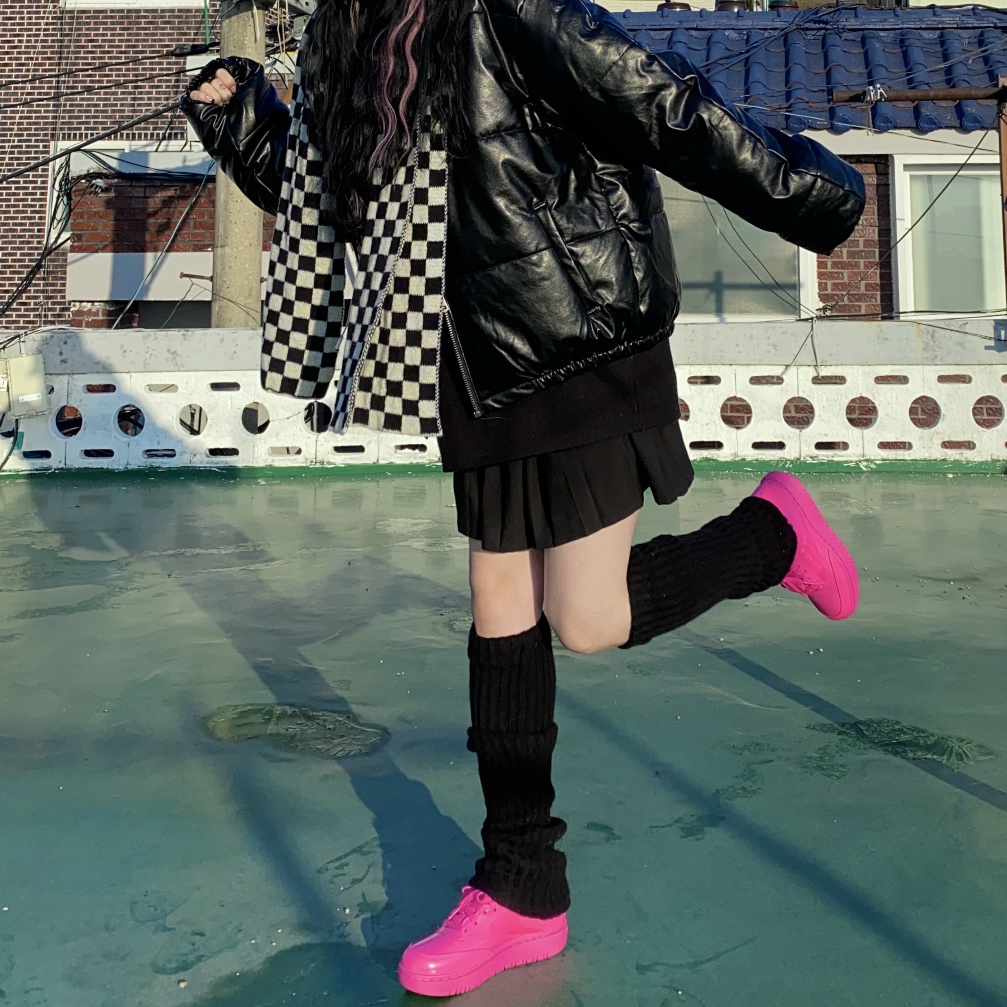 Palace Harris Tweed P 6-Panel Pink - 21FW, (W) Reebok x Cardi B Club C Double Dynamic Pink 착용 스타일 - 3