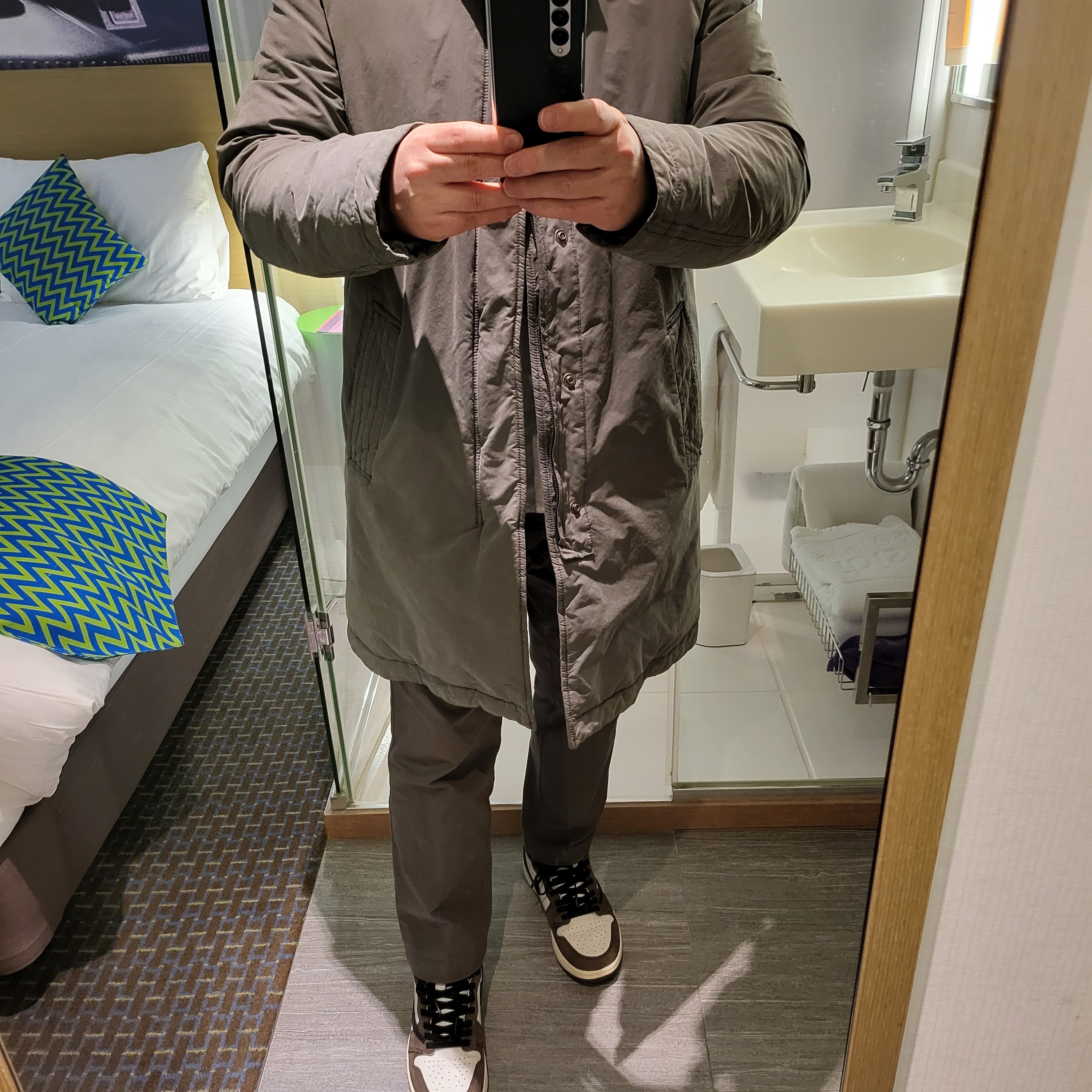 Jordan 1 x Travis Scott Retro High OG SP Mocha 착용 스타일 - 2