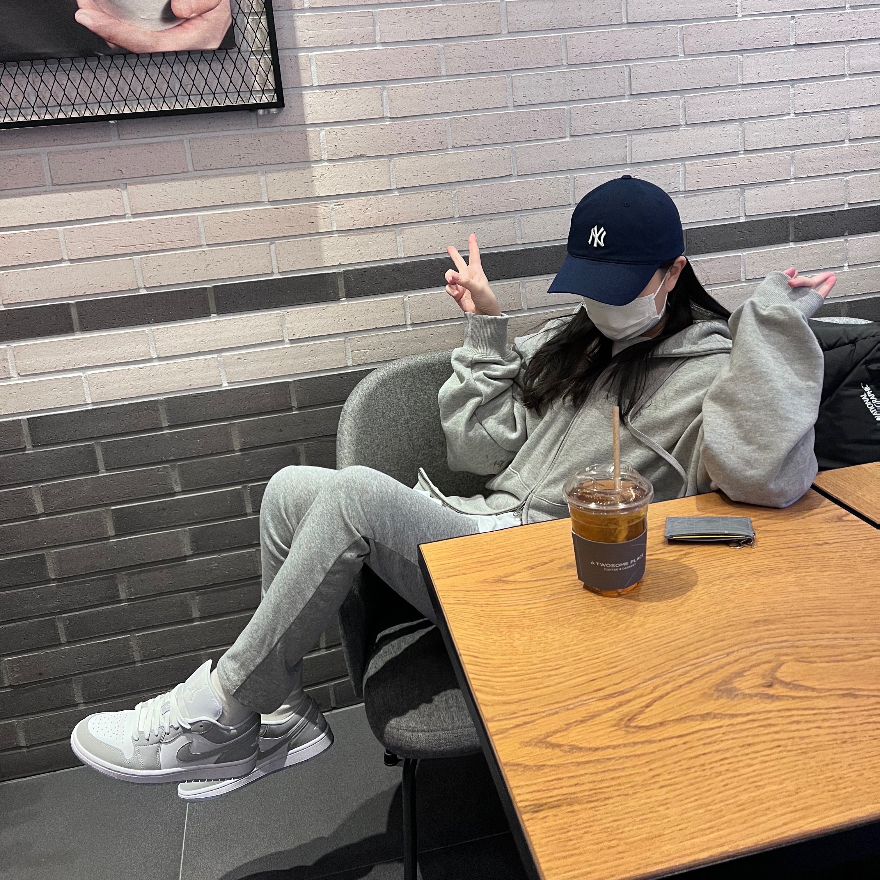 (W) Jordan 1 Low White Wolf Grey 착용 스타일