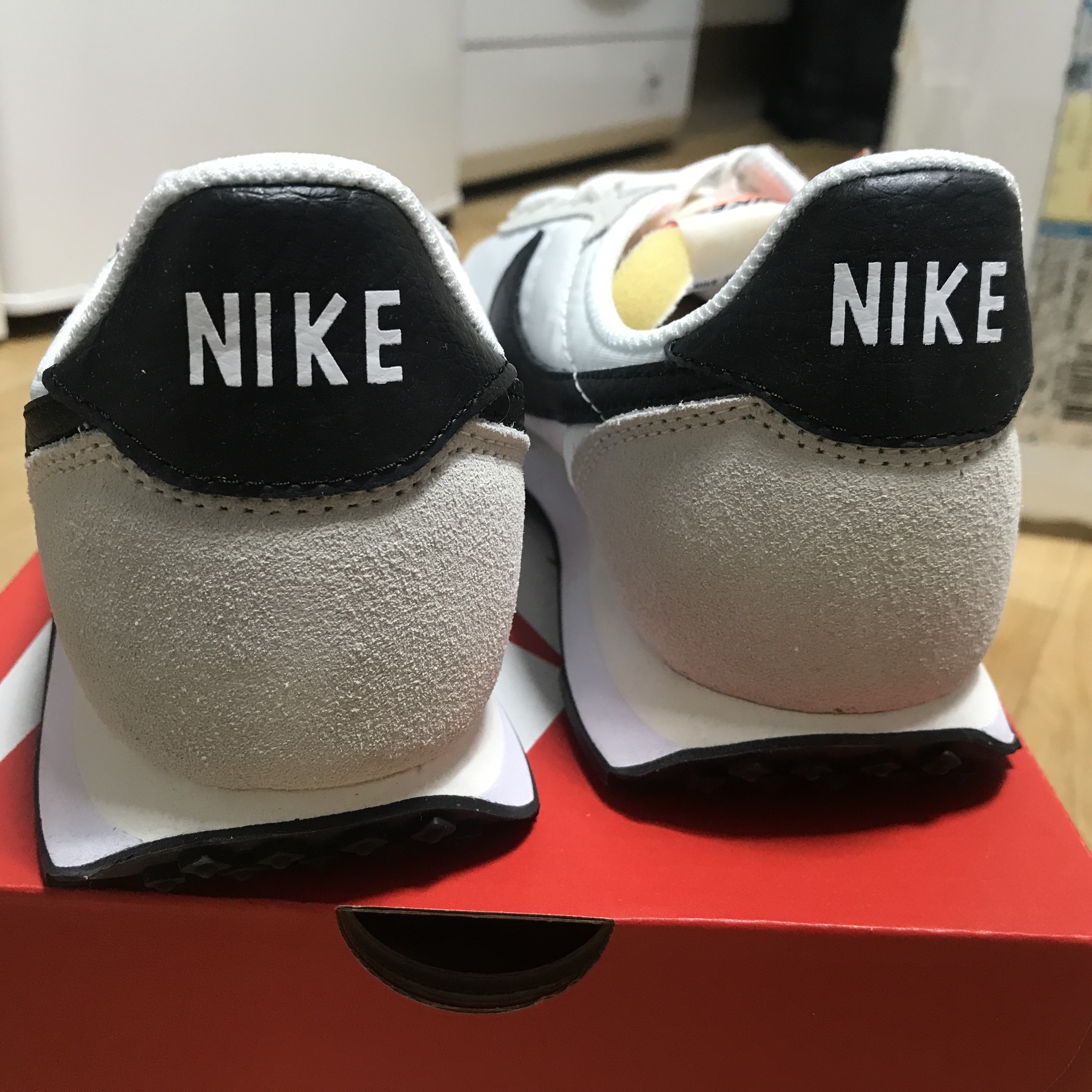 Nike Waffle Trainer 2 Black Sail 착용 스타일 - 3