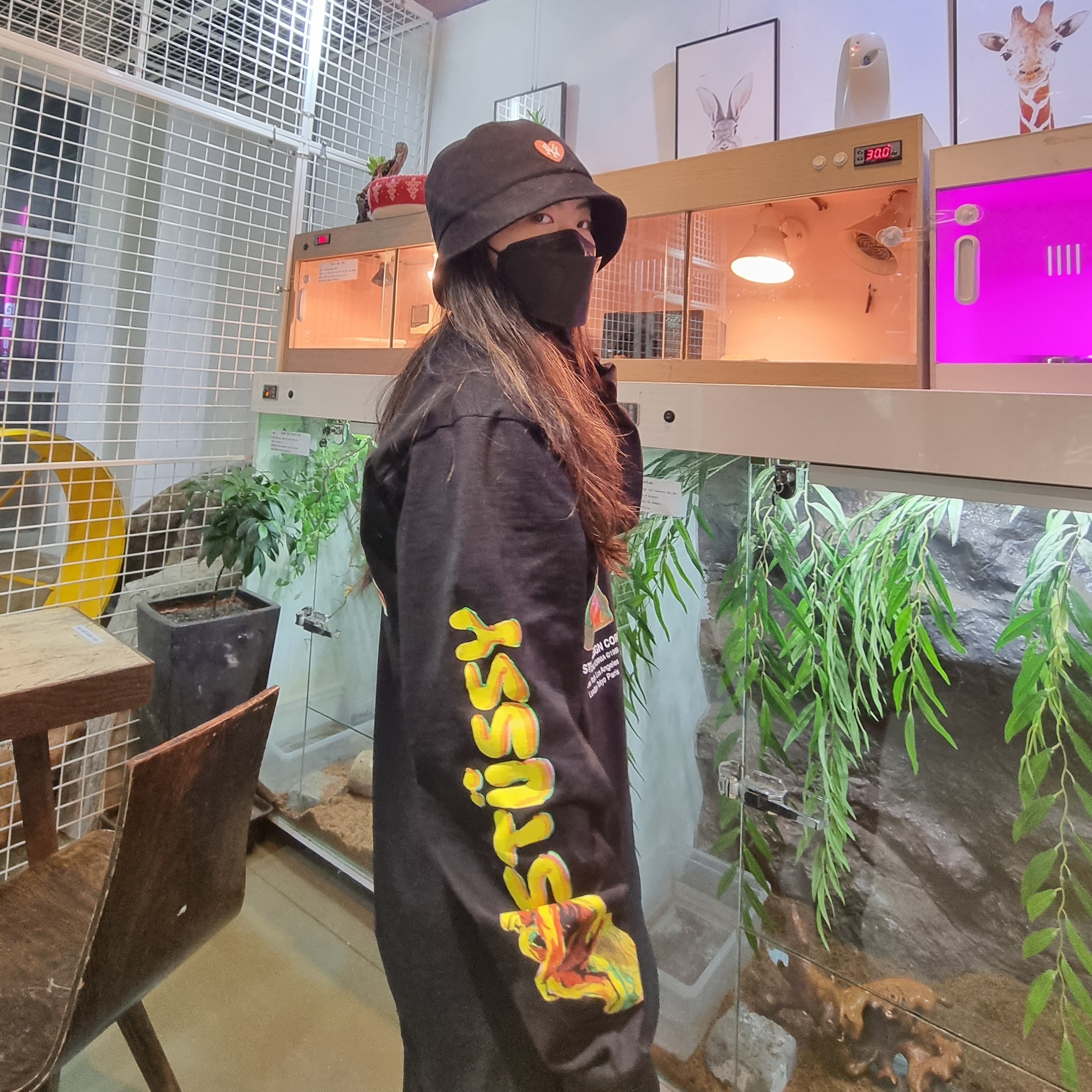 Stussy Gallery LS T-Shirt Black 착용 스타일 - 1