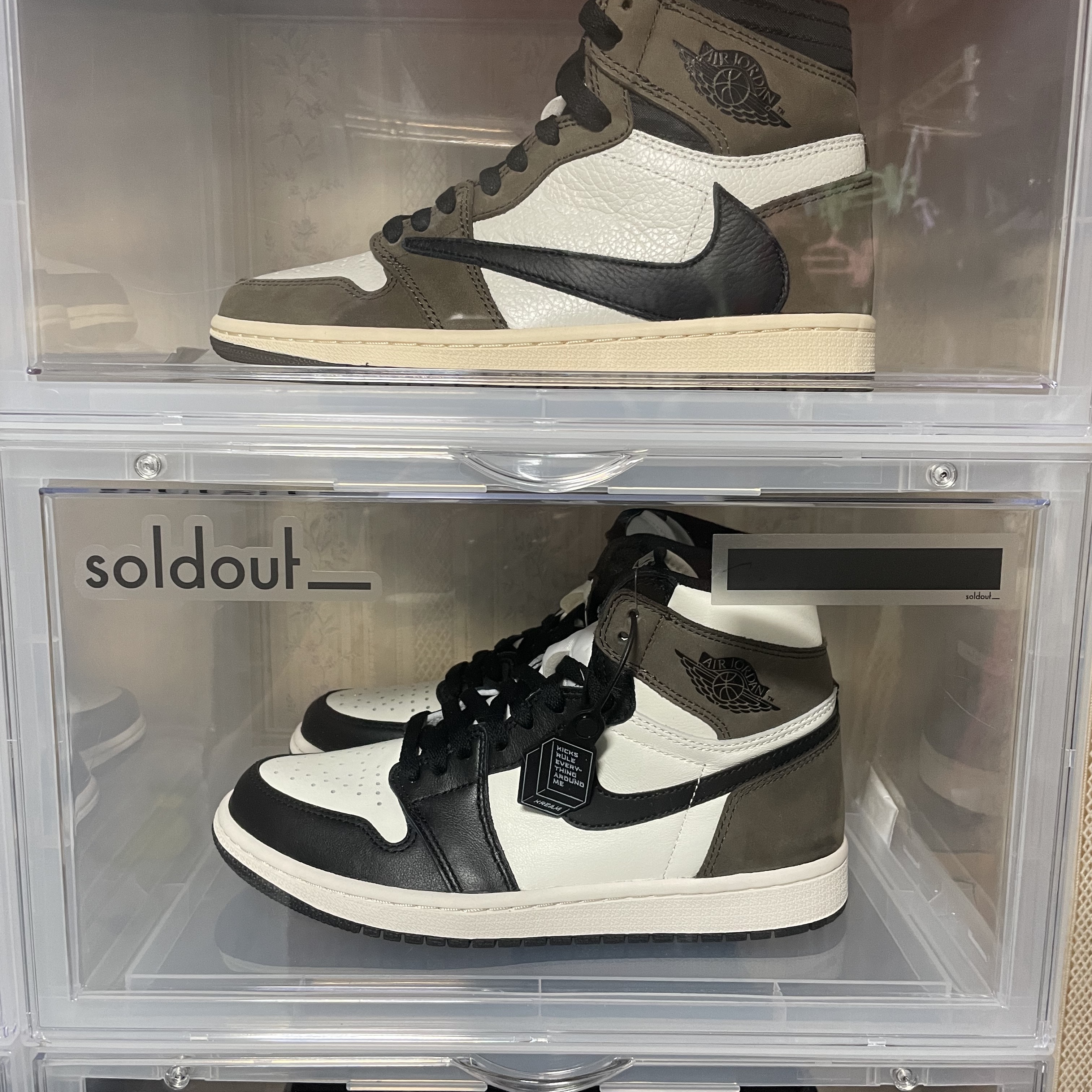 Jordan 1 x Travis Scott Retro High OG SP Mocha, Jordan 1 Retro High OG Black Mocha 착용 스타일 - 3