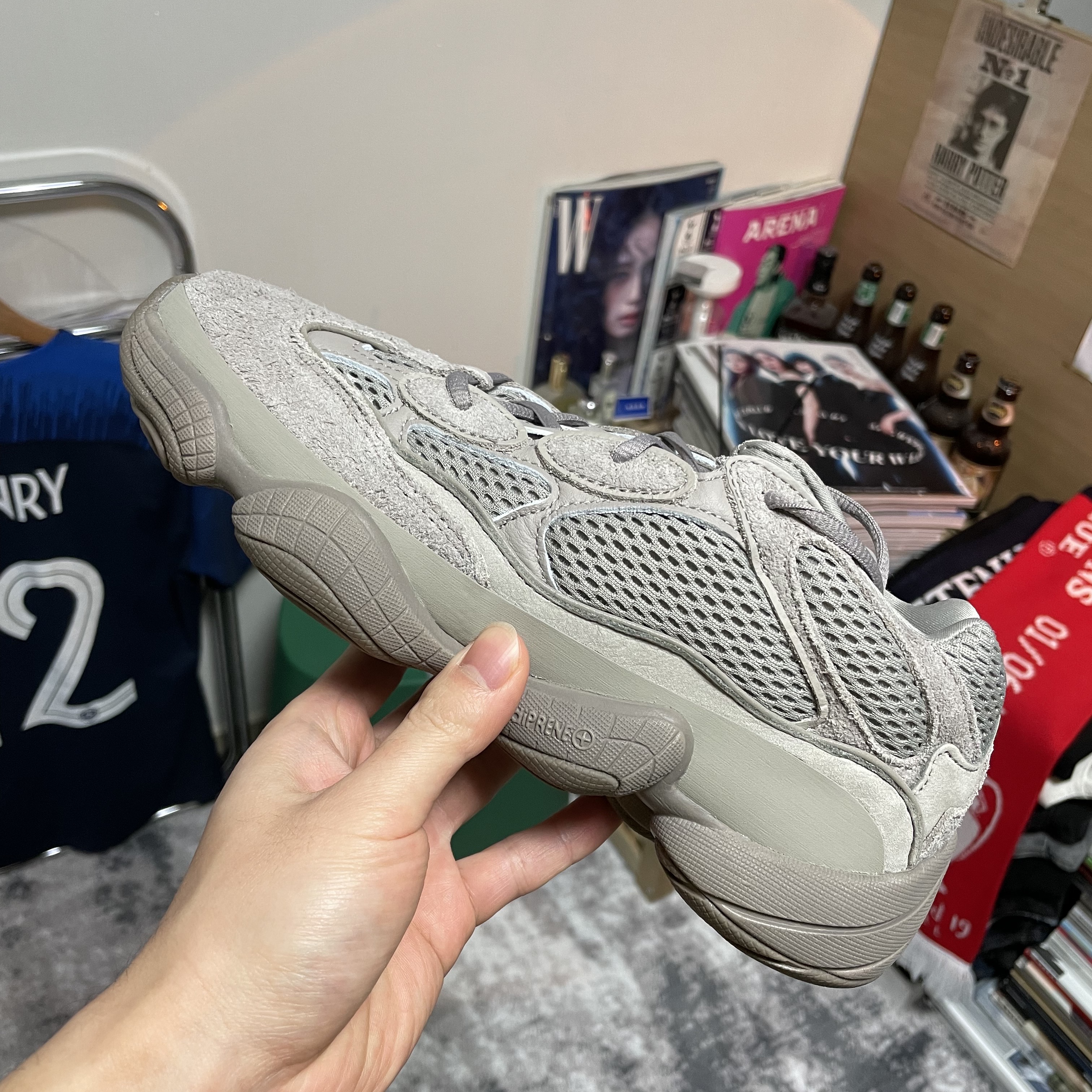 Adidas Yeezy 500 Ash Grey 착용 스타일 - 1