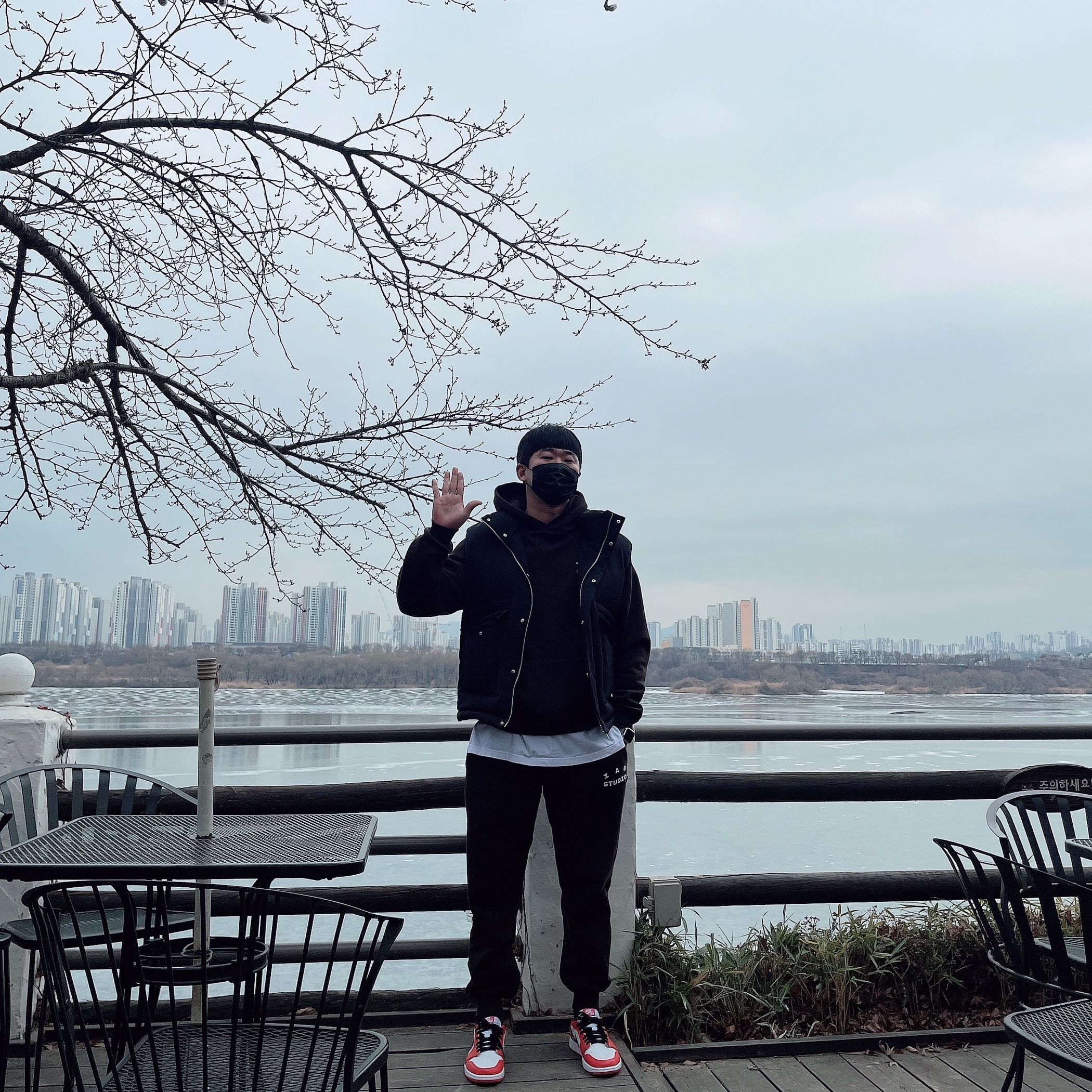 IAB Studio Hoodie Brown, IAB Studio Sweatpants Brown 착용 스타일