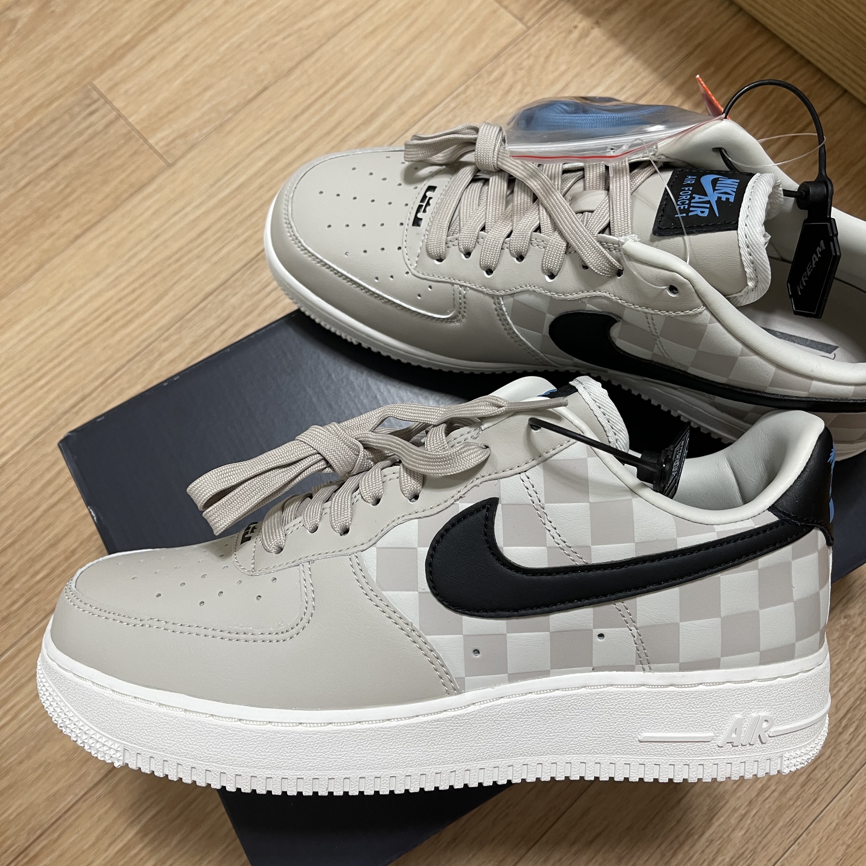 Nike Air Force 1 '07 QS LBJ 착용 스타일