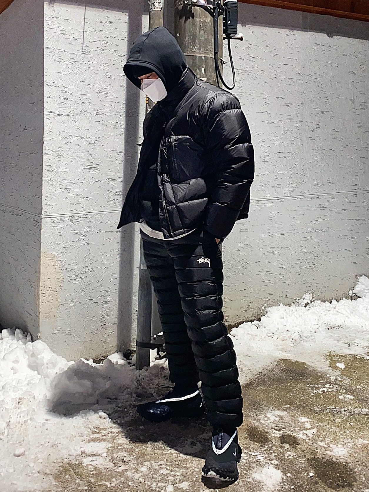 Nike ACG Mountain Fly Gore-Tex Black and Dark Grey, Nike ACG Down Jacket Black - Asia 착용 스타일