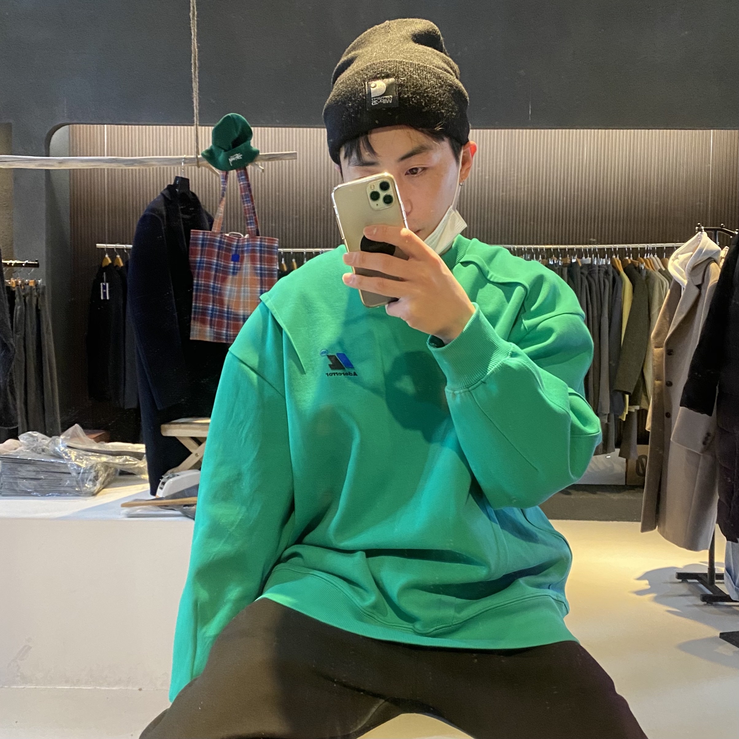 Zara x Ader Error Oversize Sweatshirt Green 착용 스타일 - 2