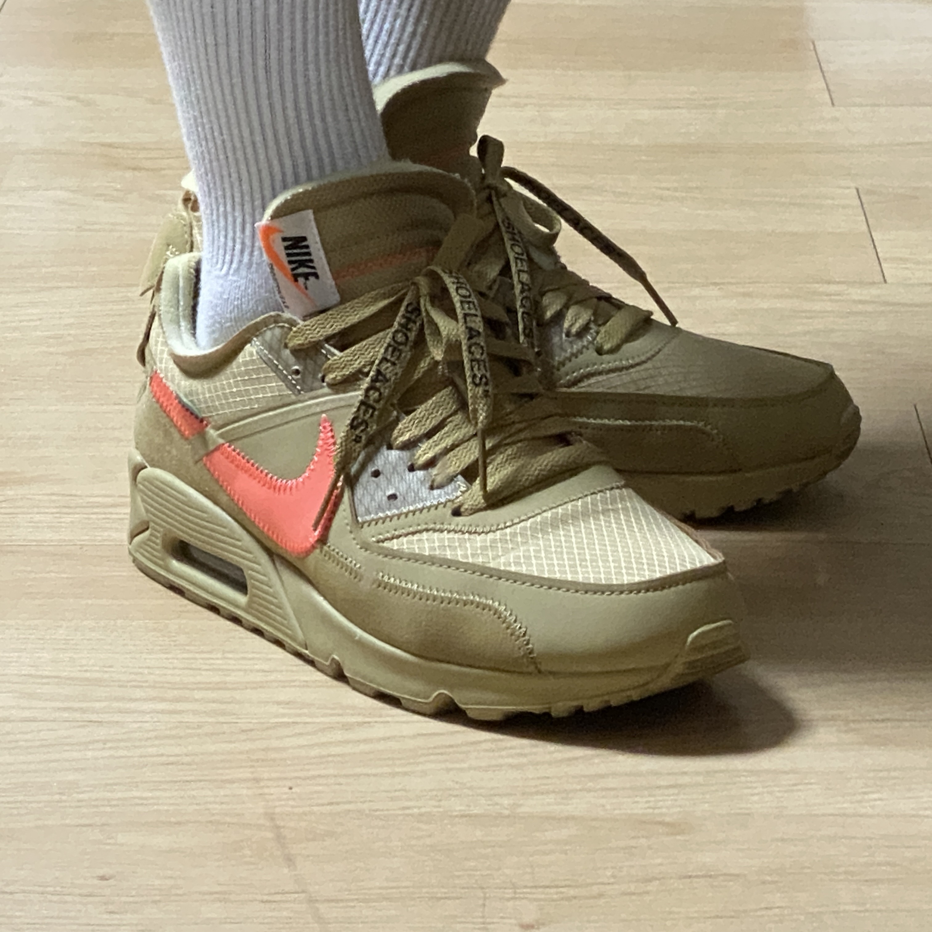 Nike x Off-White Air Max 90 V2 Desert Ore 착용 스타일